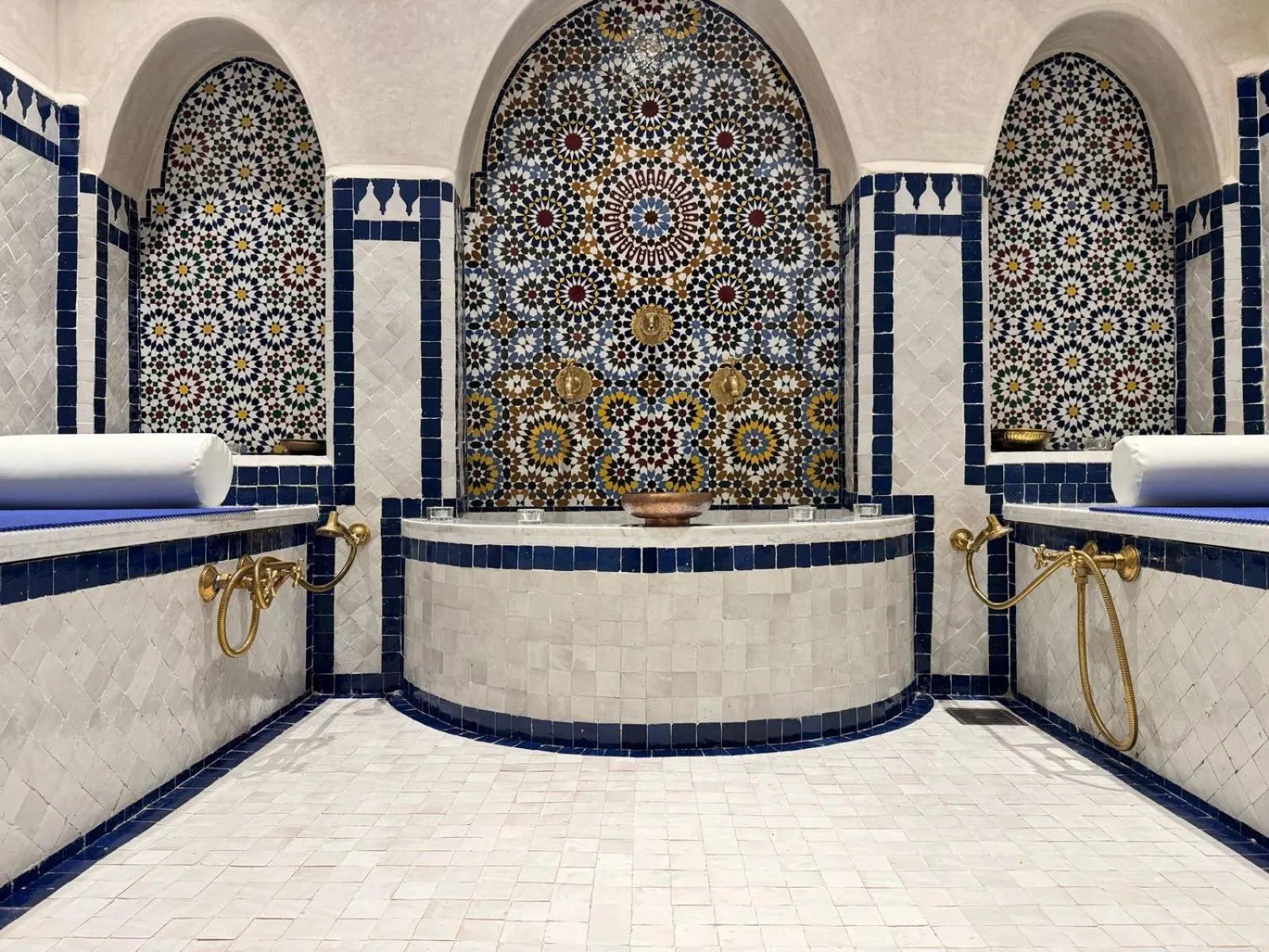 Steam room in Riad Dar Laura