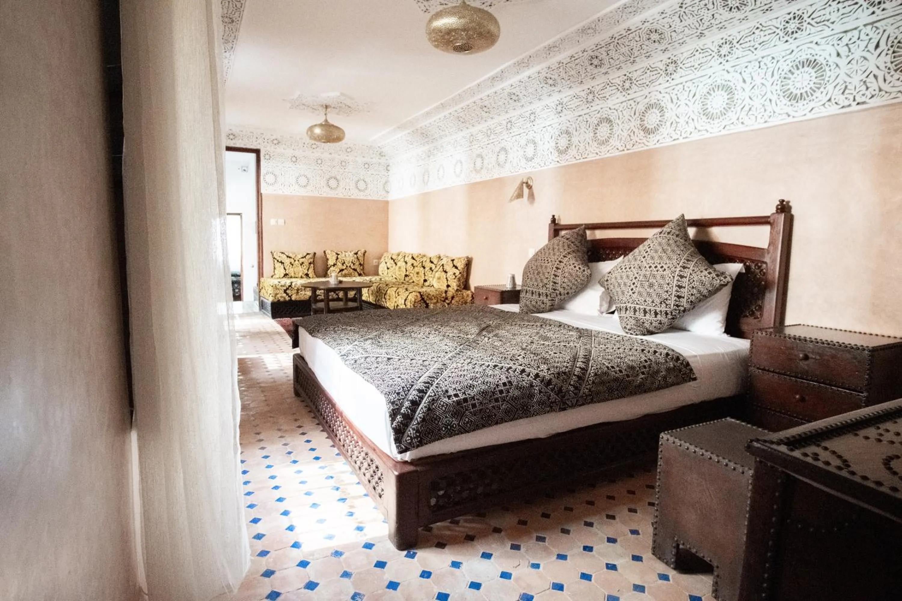 Photo of the whole room, Bed in Riad Dar Laura