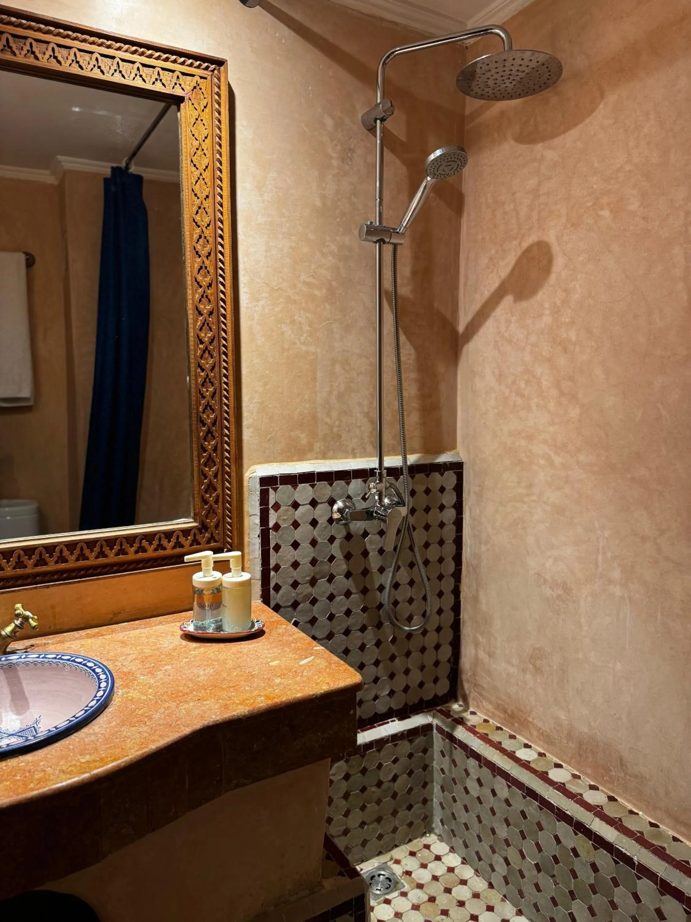 Shower in Riad Dar Laura
