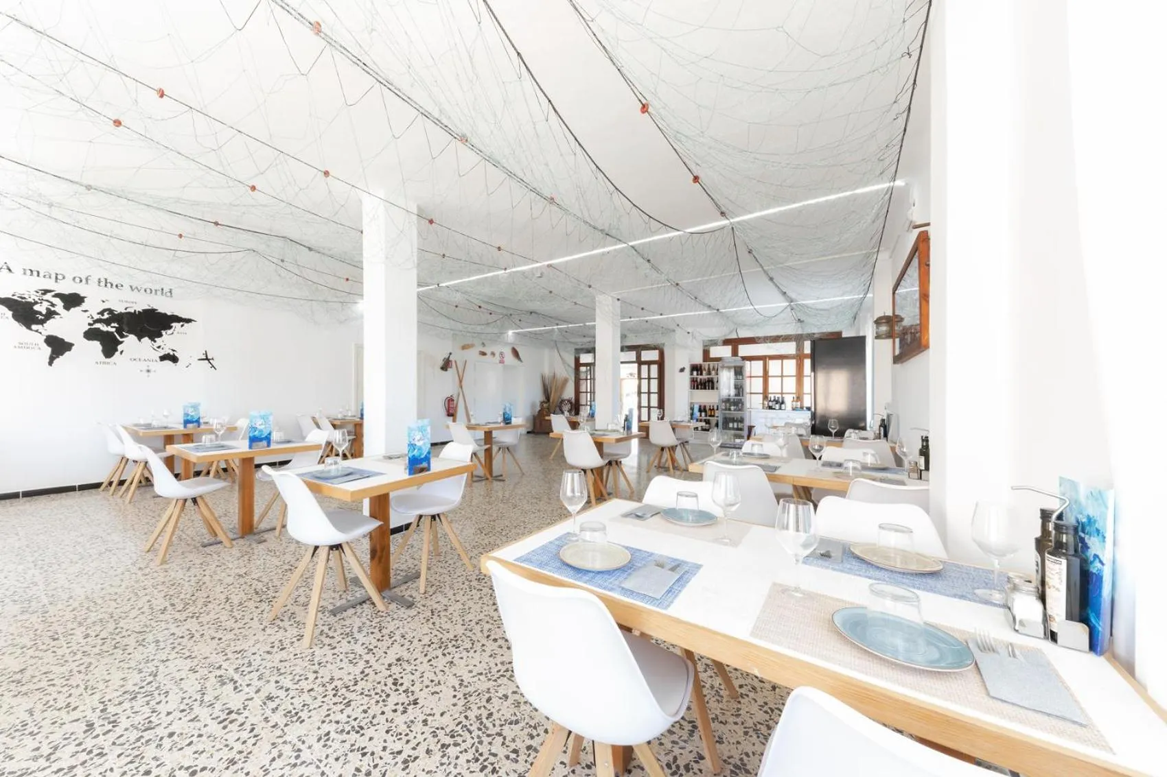 Restaurant/places to eat in Hostal Cala Llombards