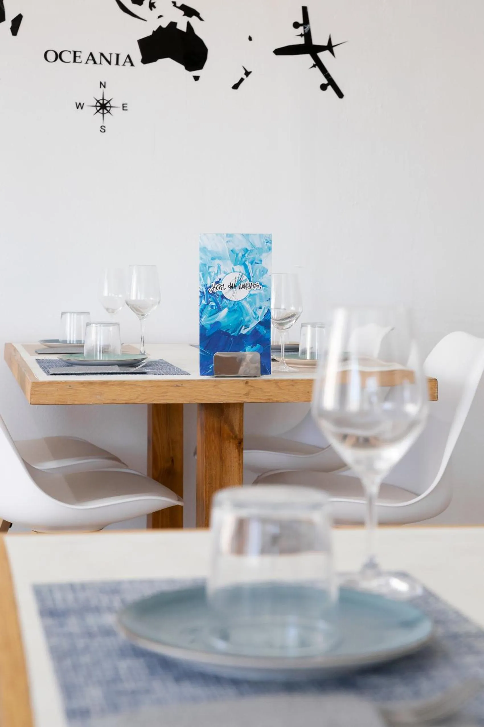 Restaurant/places to eat in Hostal Cala Llombards