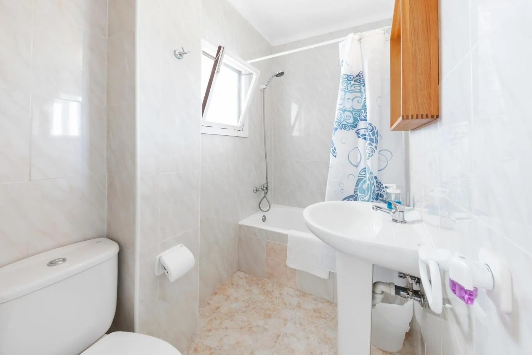 Hostal Cala Llombards