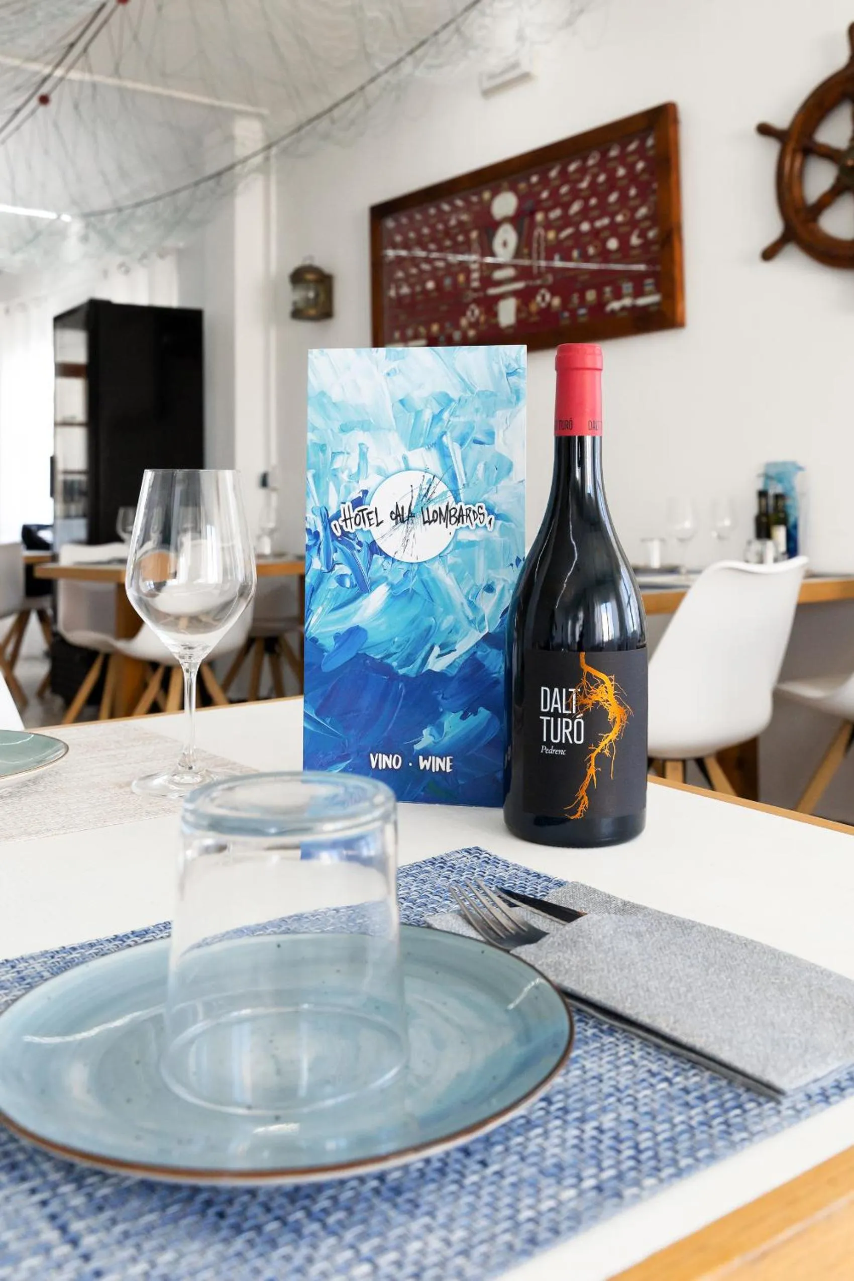 Restaurant/places to eat in Hostal Cala Llombards