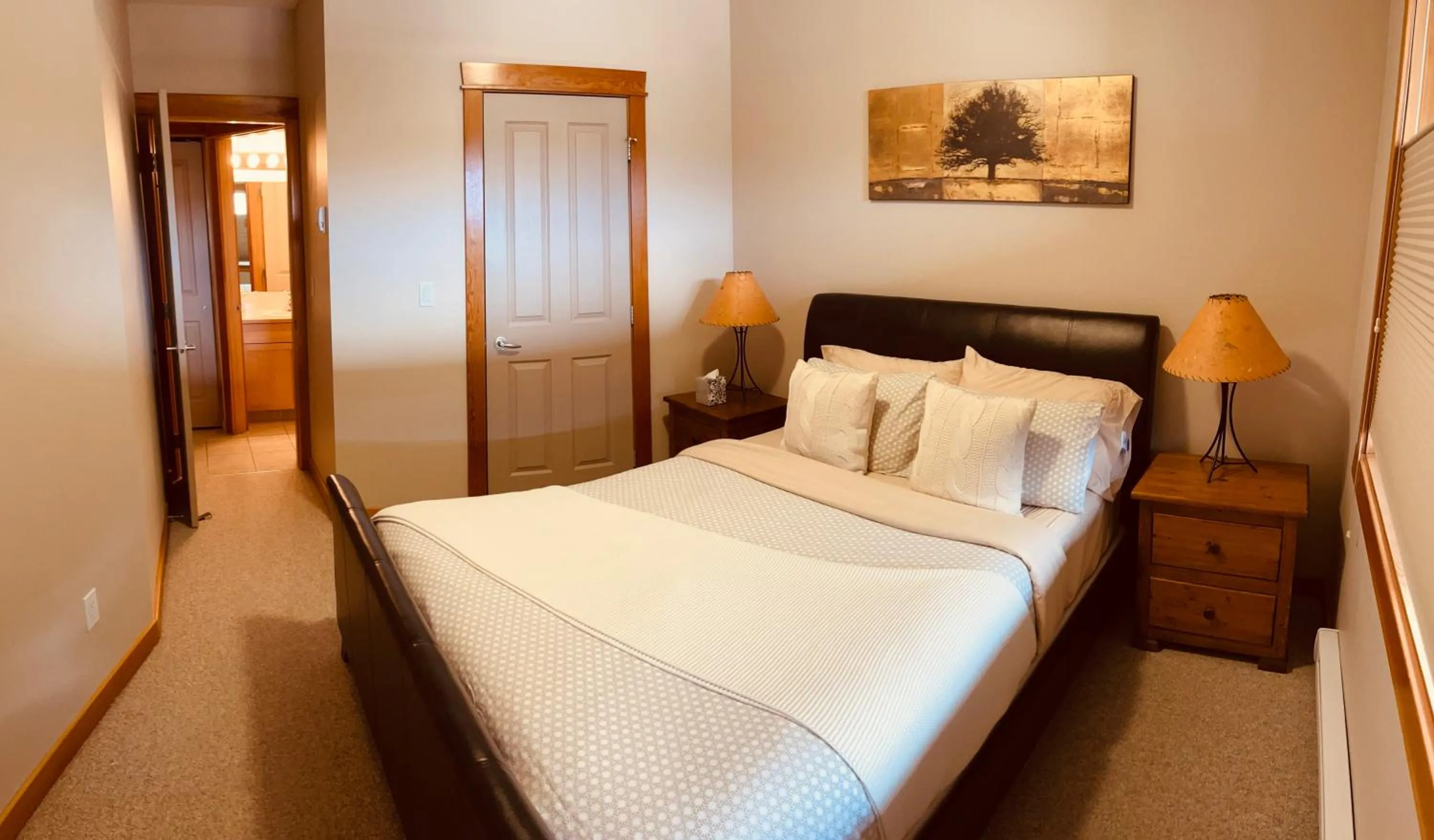 Bed in Wanna get away in the Rocky Mountains