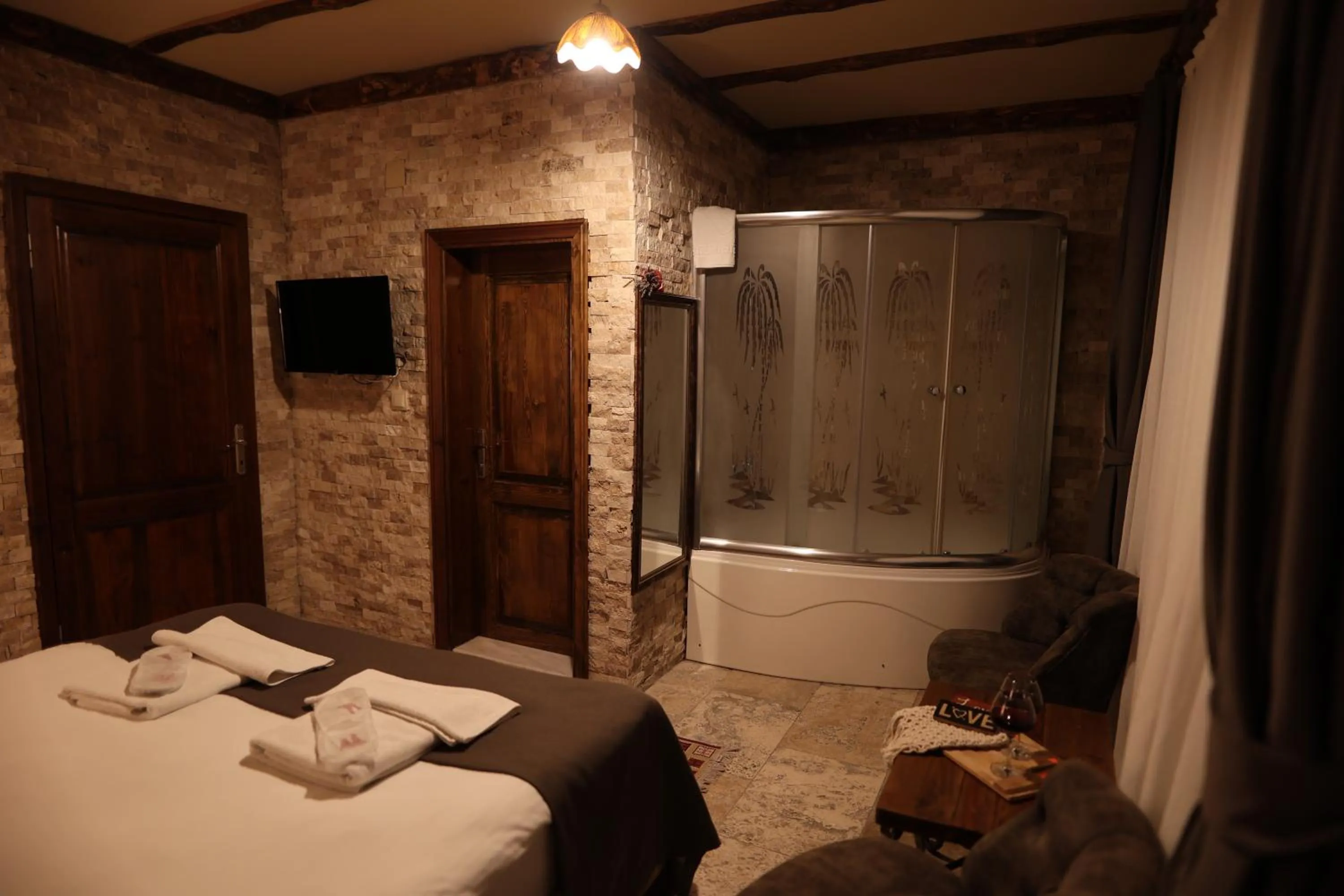 Shower, Bed in Calina Capadocia