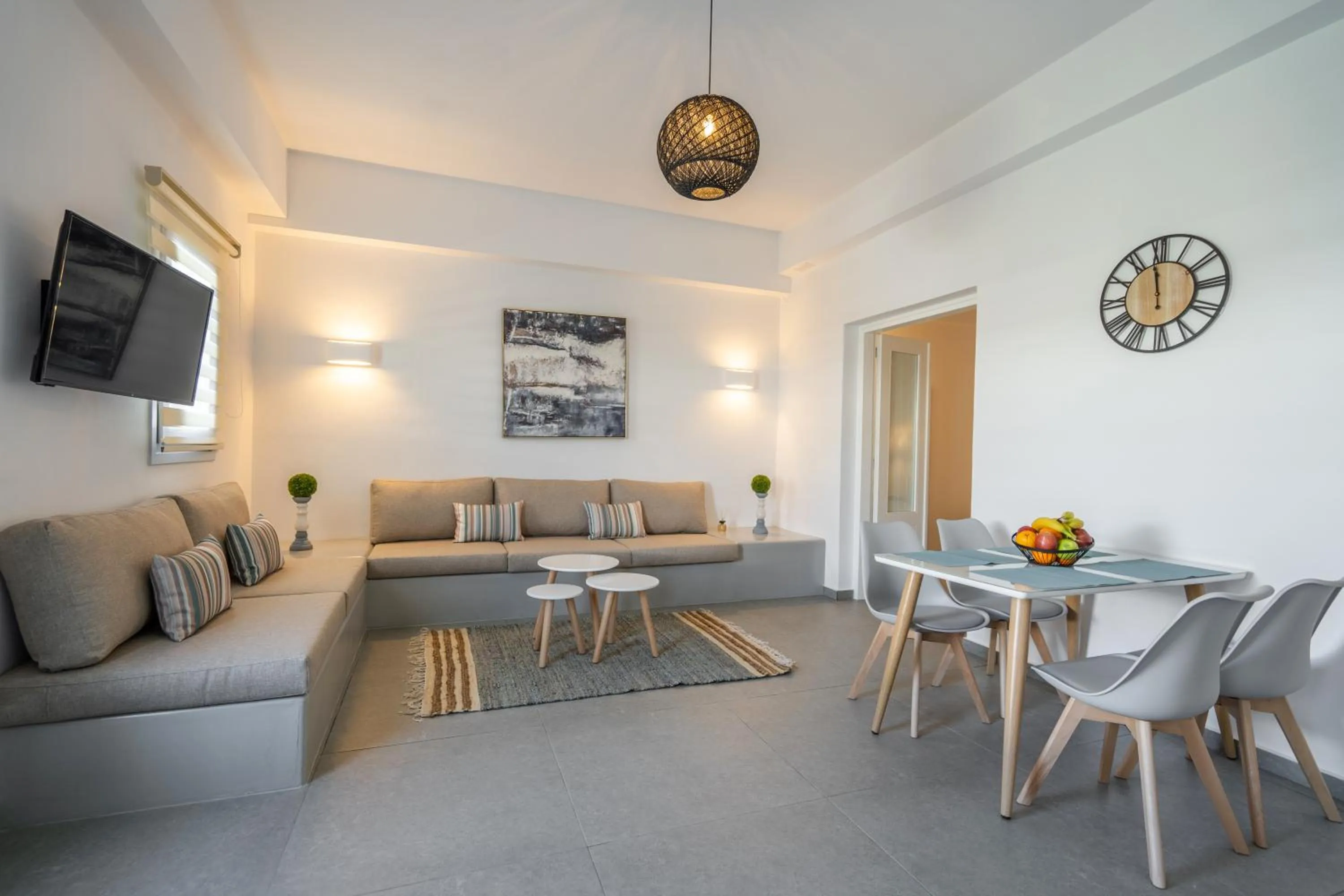 TV and multimedia in SN Santorini Apartments