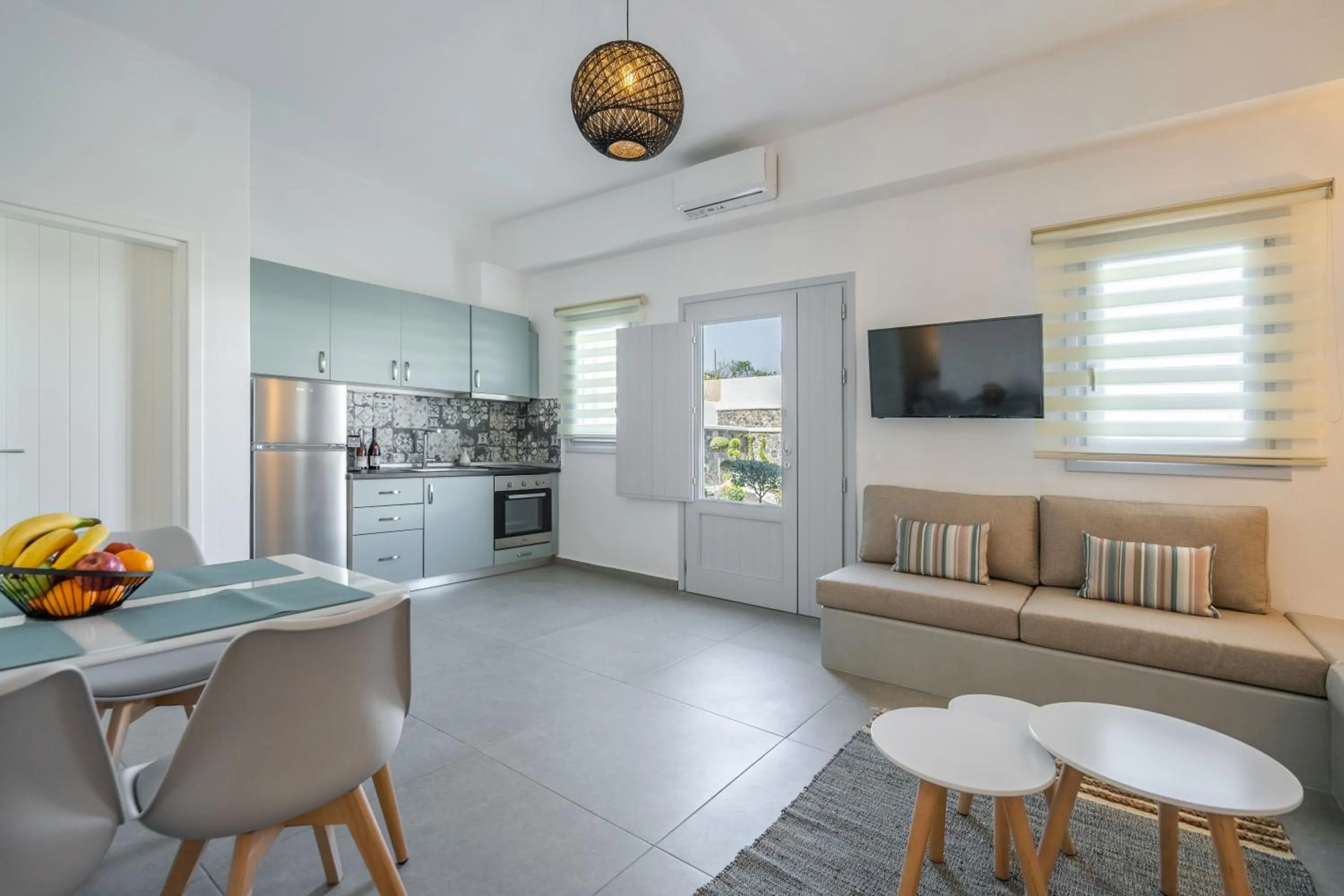 TV and multimedia in SN Santorini Apartments