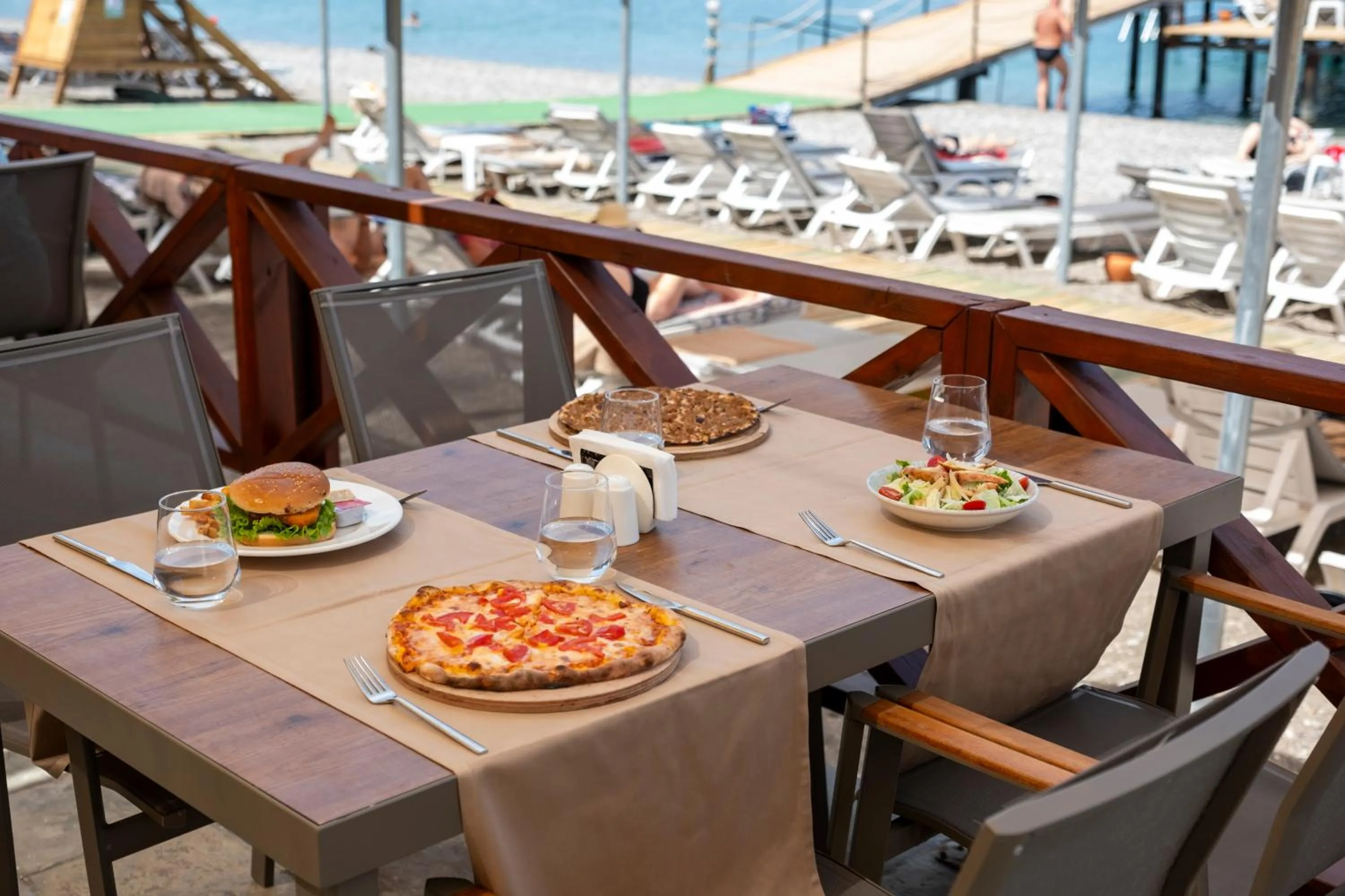 Restaurant/places to eat in FORE RESORT & SPA