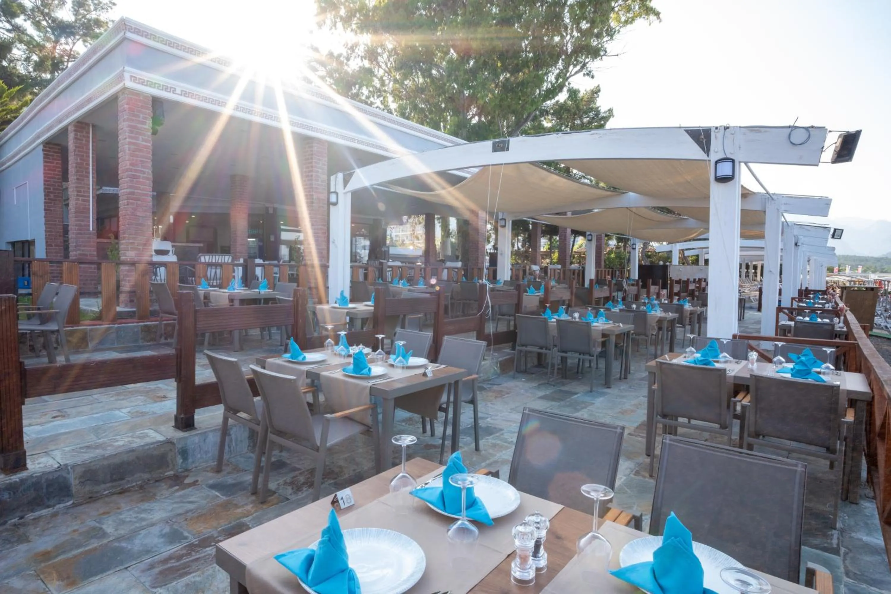 Restaurant/places to eat in FORE RESORT & SPA