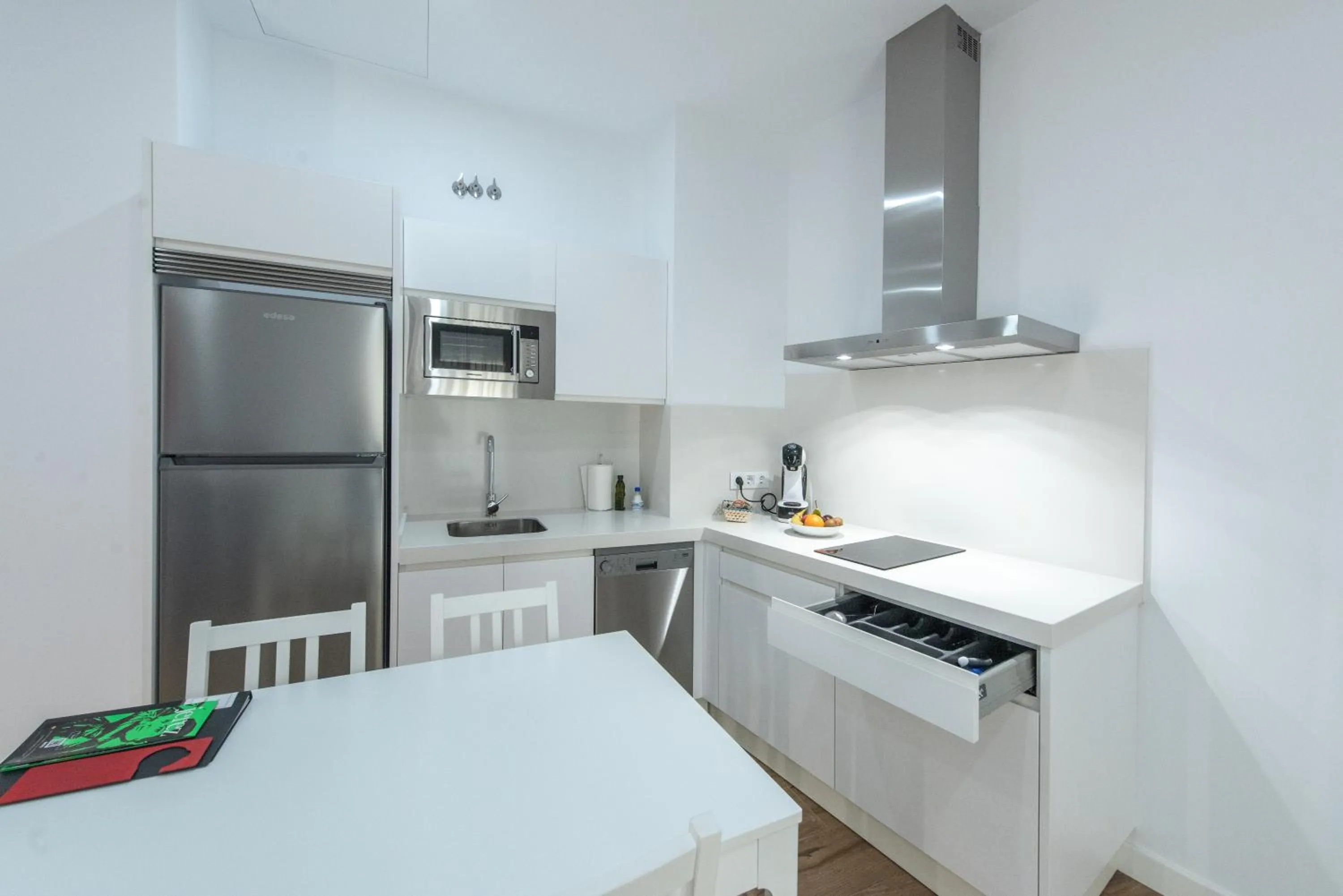 Kitchen or kitchenette in Apartamentos Santa María 15