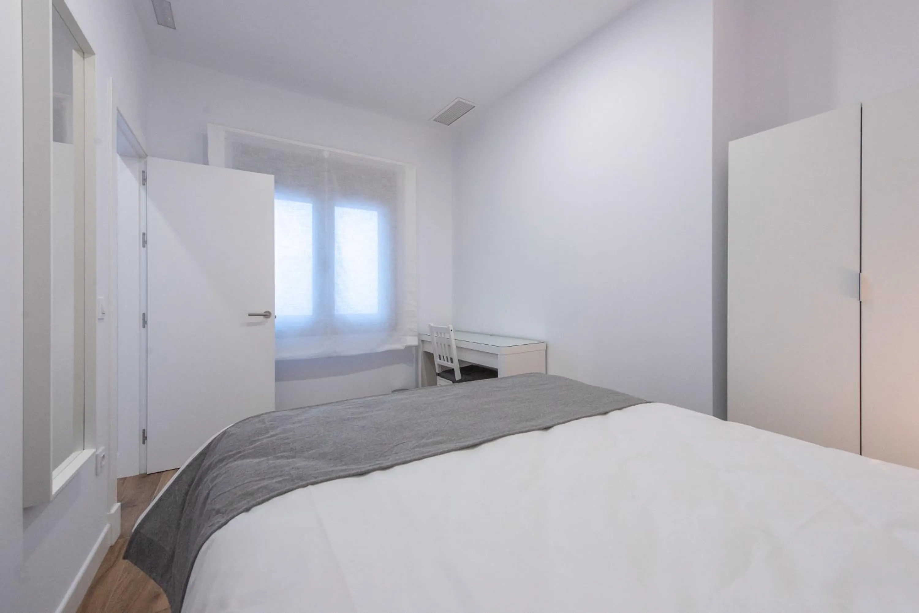 Bedroom, Bed in Apartamentos Santa María 15