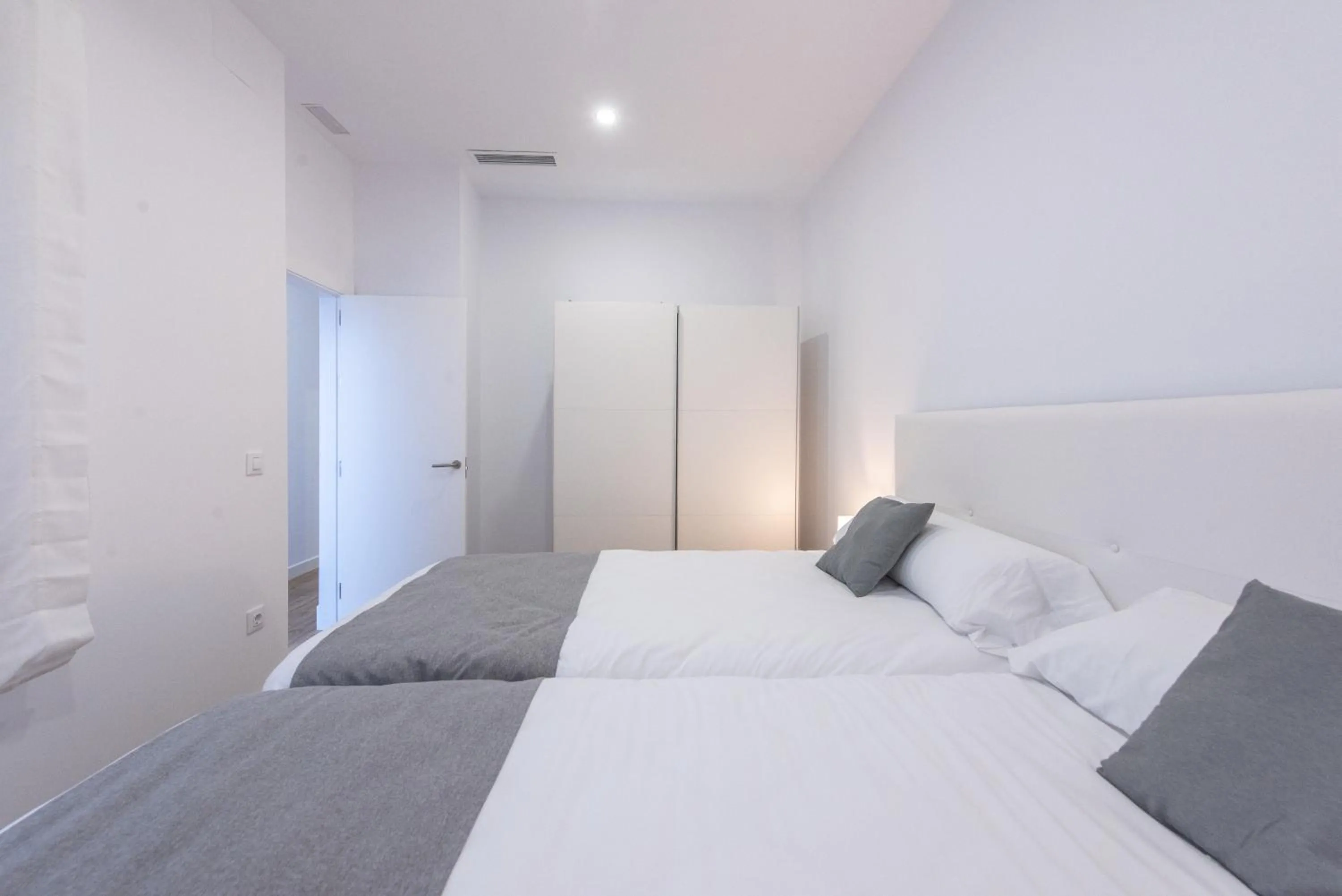 Bedroom, Bed in Apartamentos Santa María 15