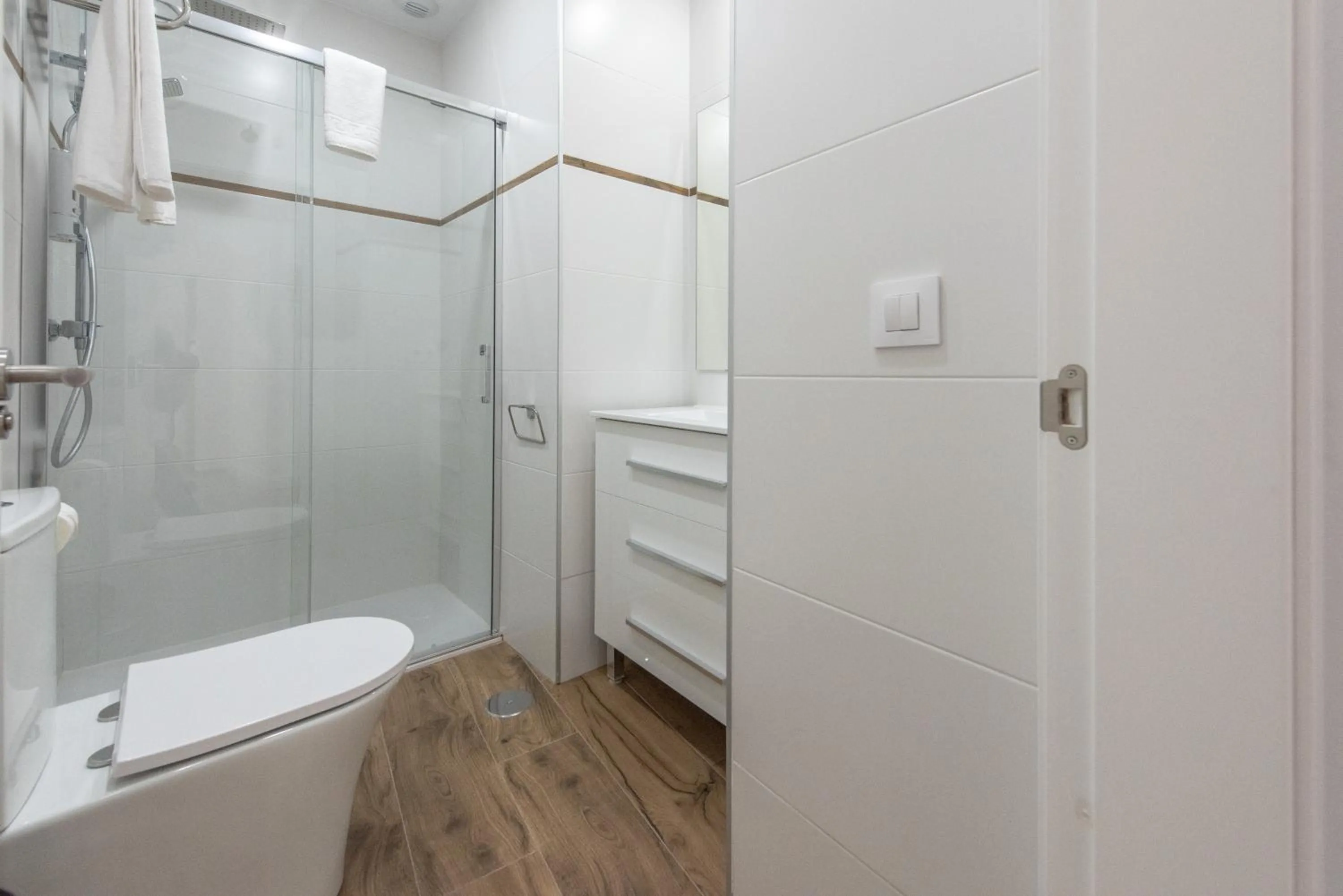 Bathroom in Apartamentos Santa María 15