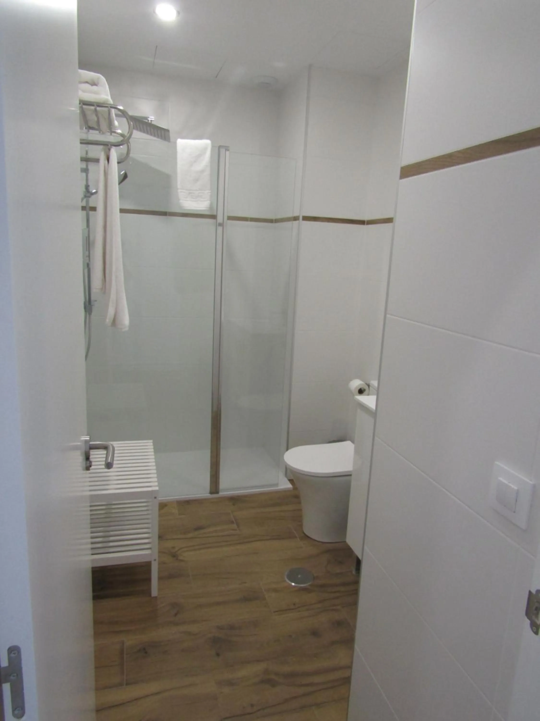 Bathroom in Apartamentos Santa María 15