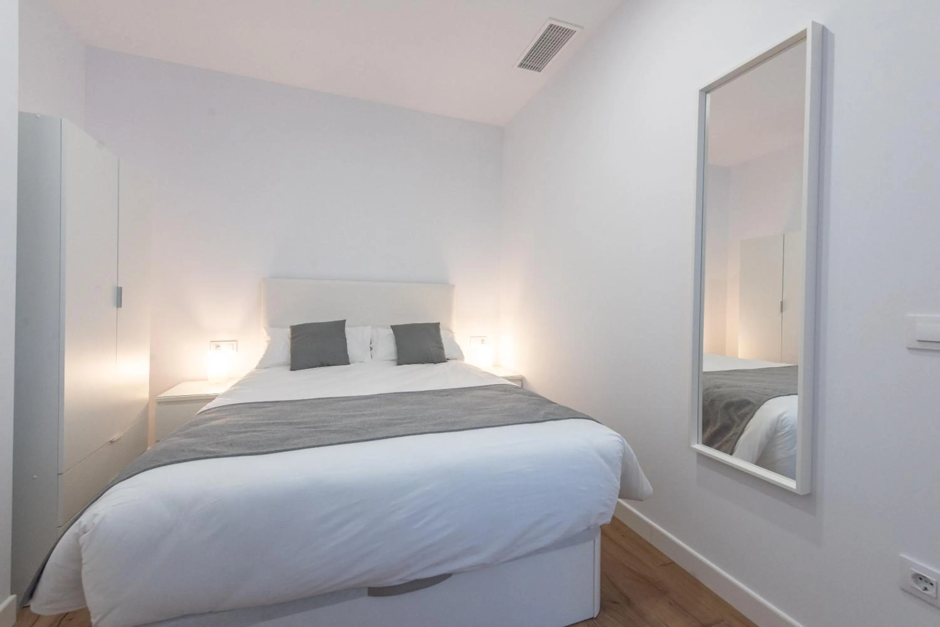 Photo of the whole room, Bed in Apartamentos Santa María 15