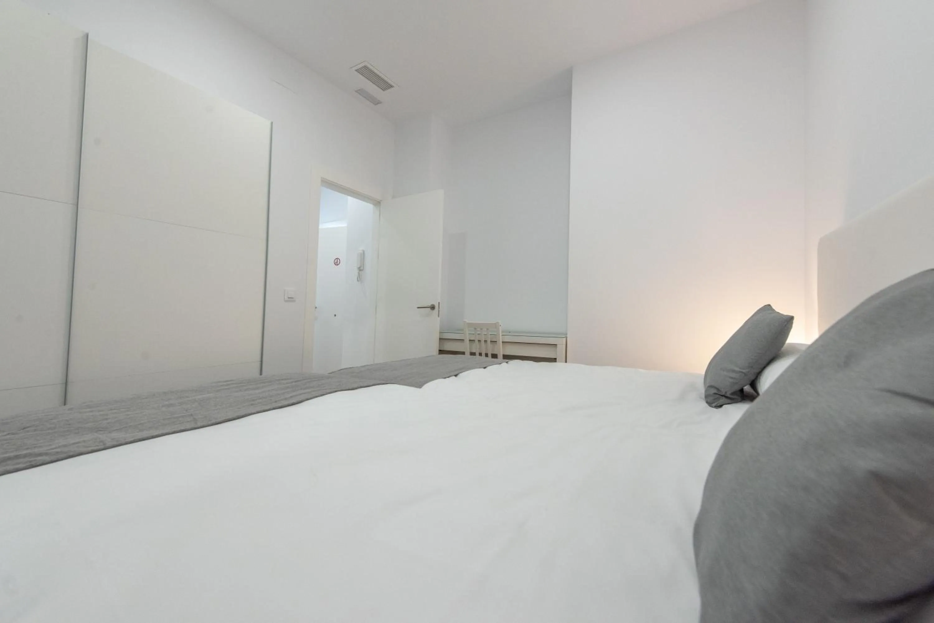 Bedroom, Bed in Apartamentos Santa María 15