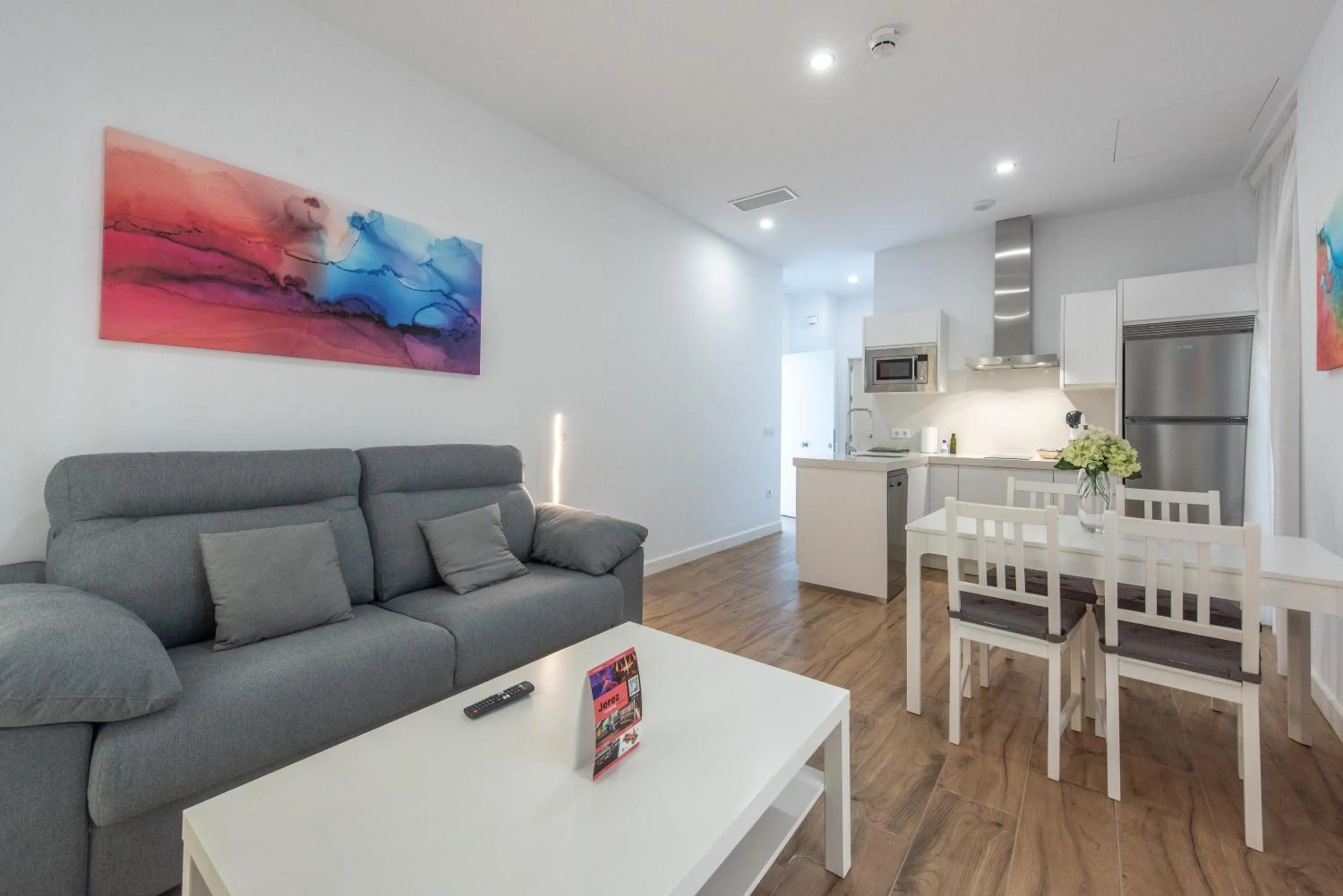 Kitchen or kitchenette in Apartamentos Santa María 15