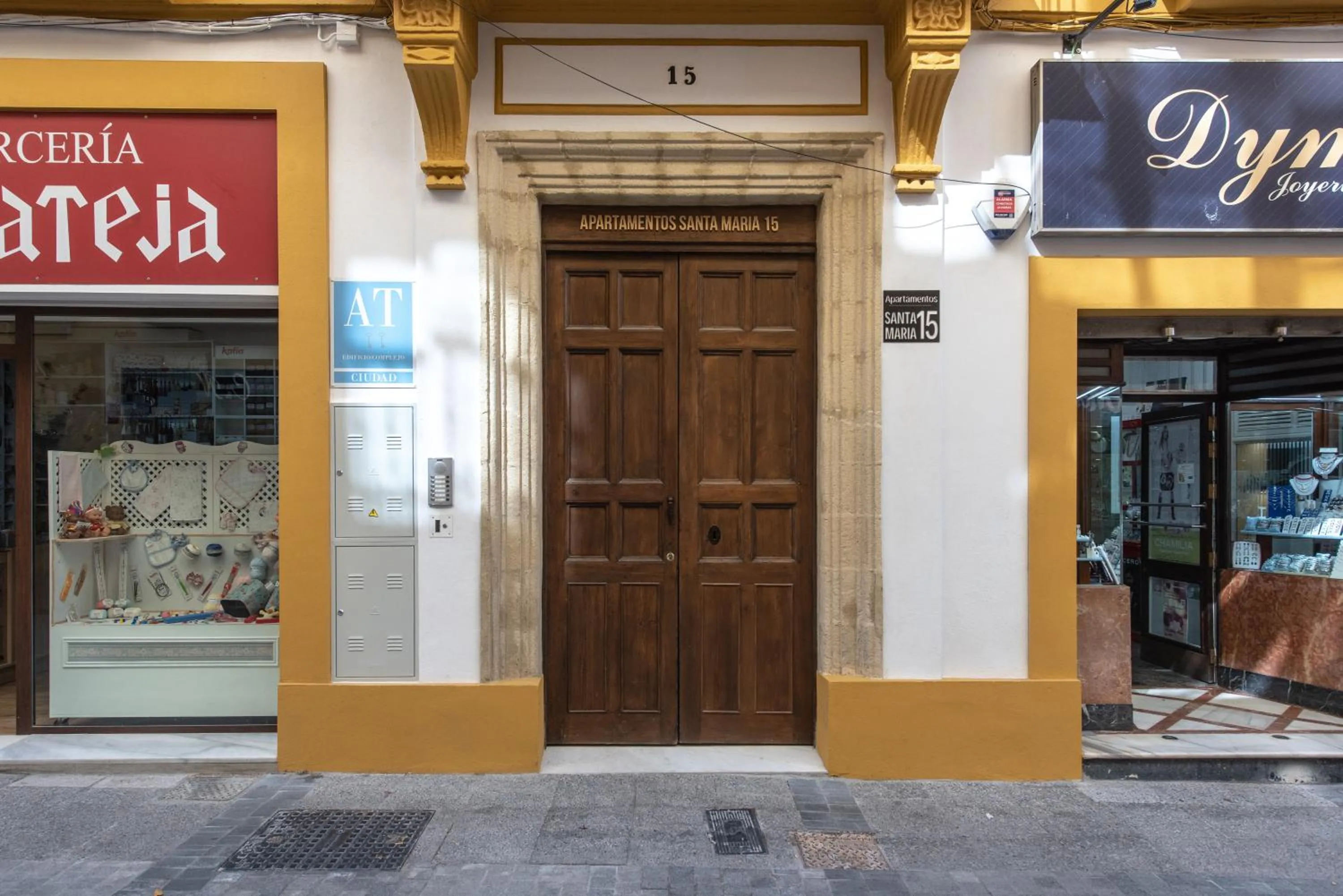 Property building in Apartamentos Santa María 15