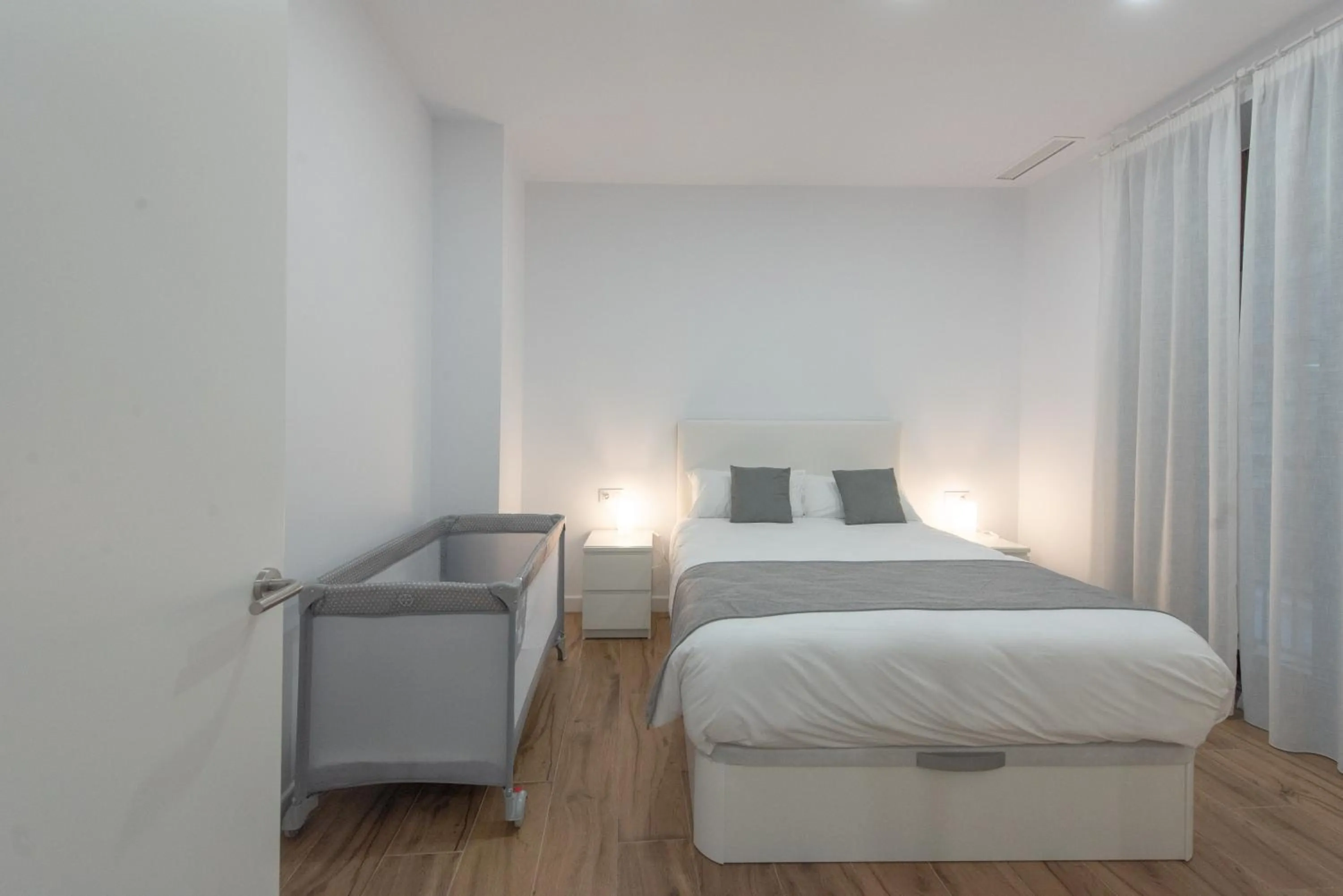 Bedroom, Bed in Apartamentos Santa María 15