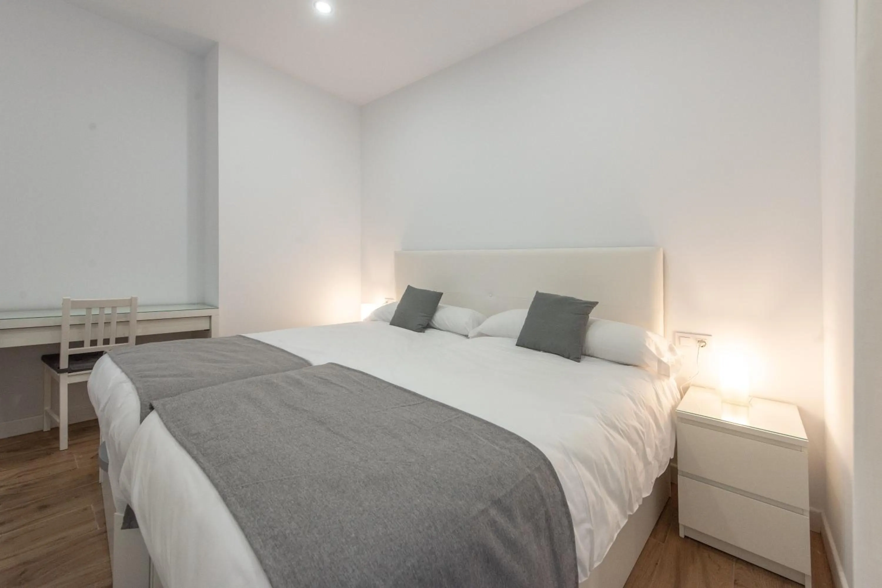 Bedroom, Bed in Apartamentos Santa María 15