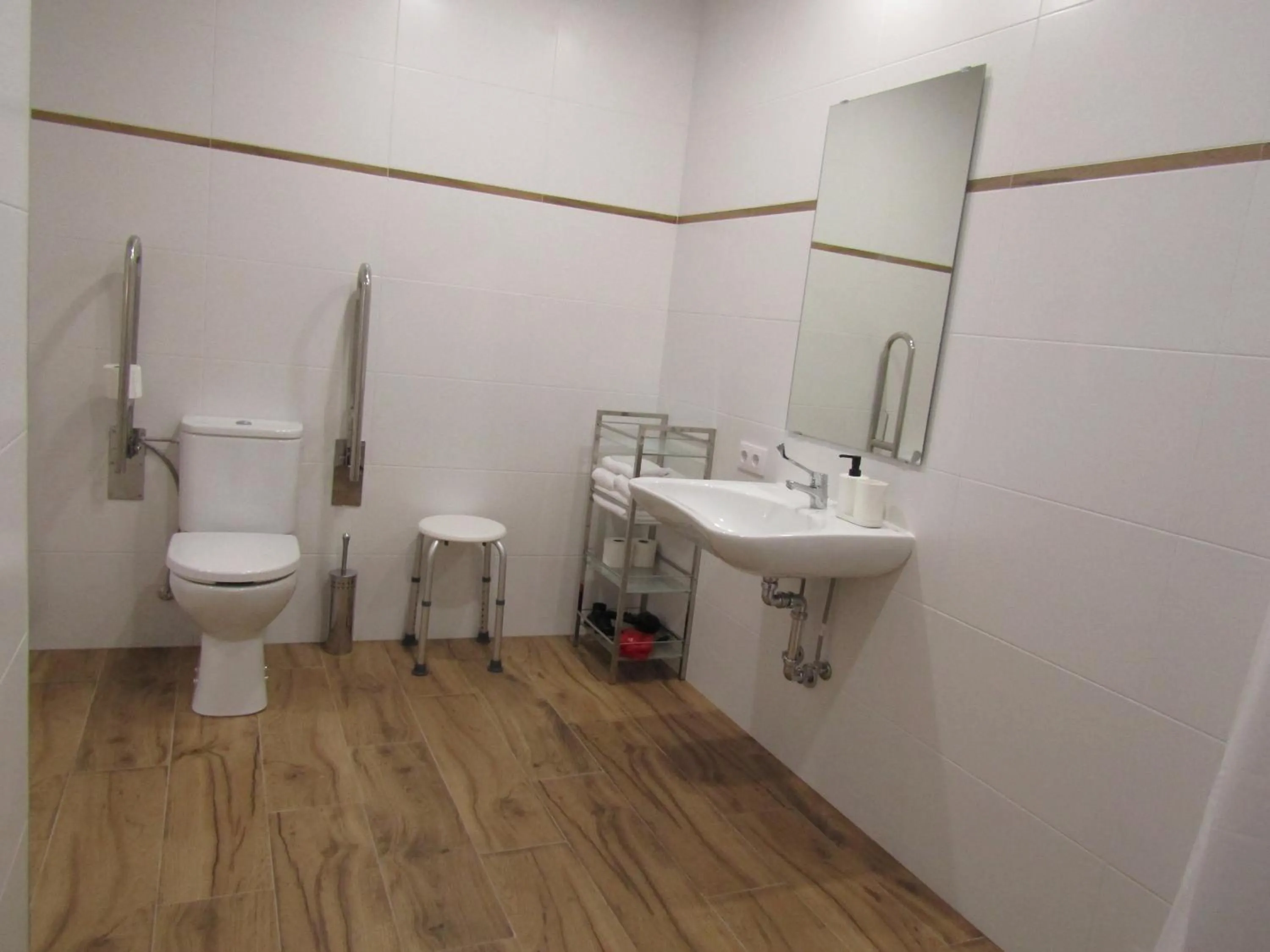 Bathroom in Apartamentos Santa María 15