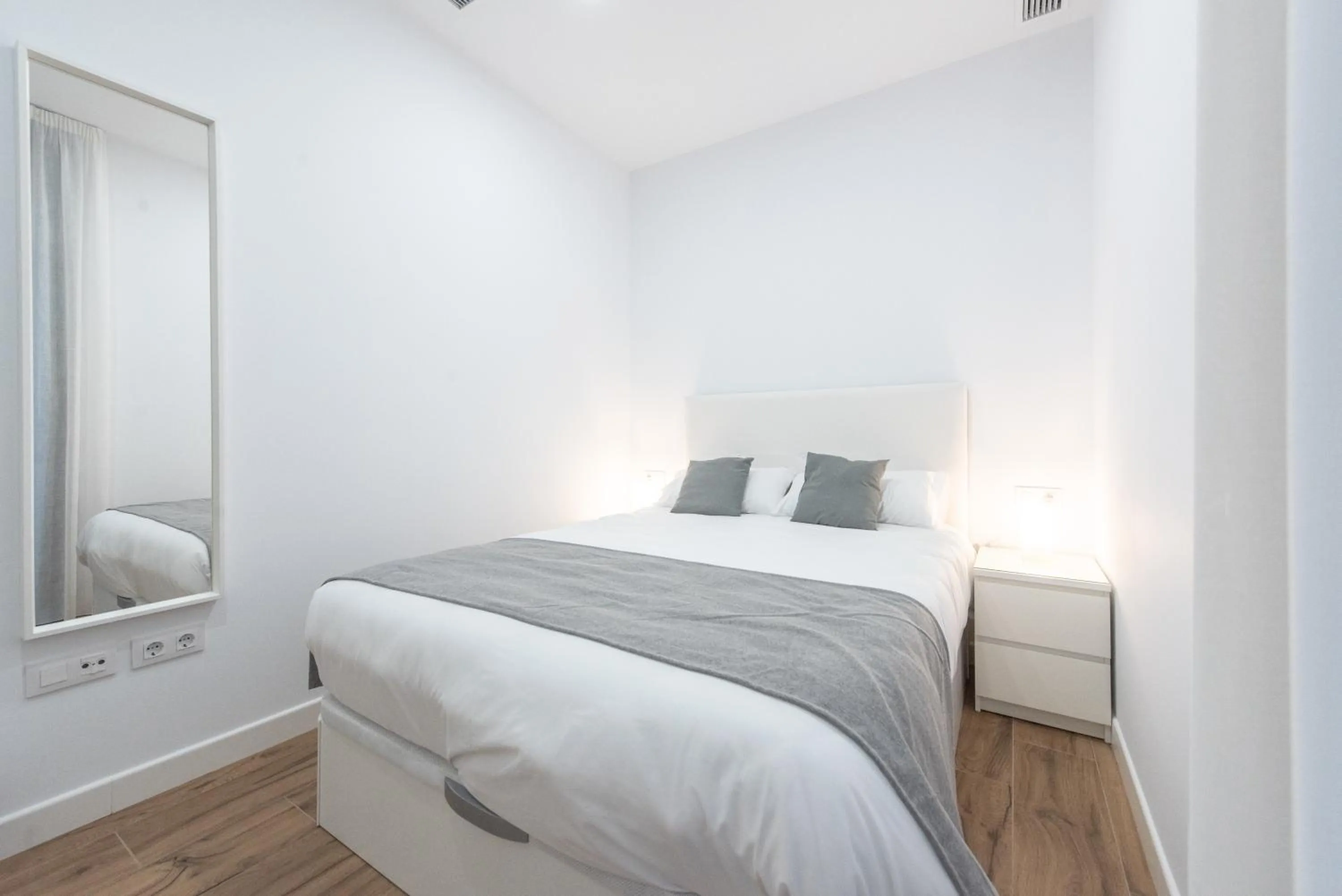 Bedroom, Bed in Apartamentos Santa María 15