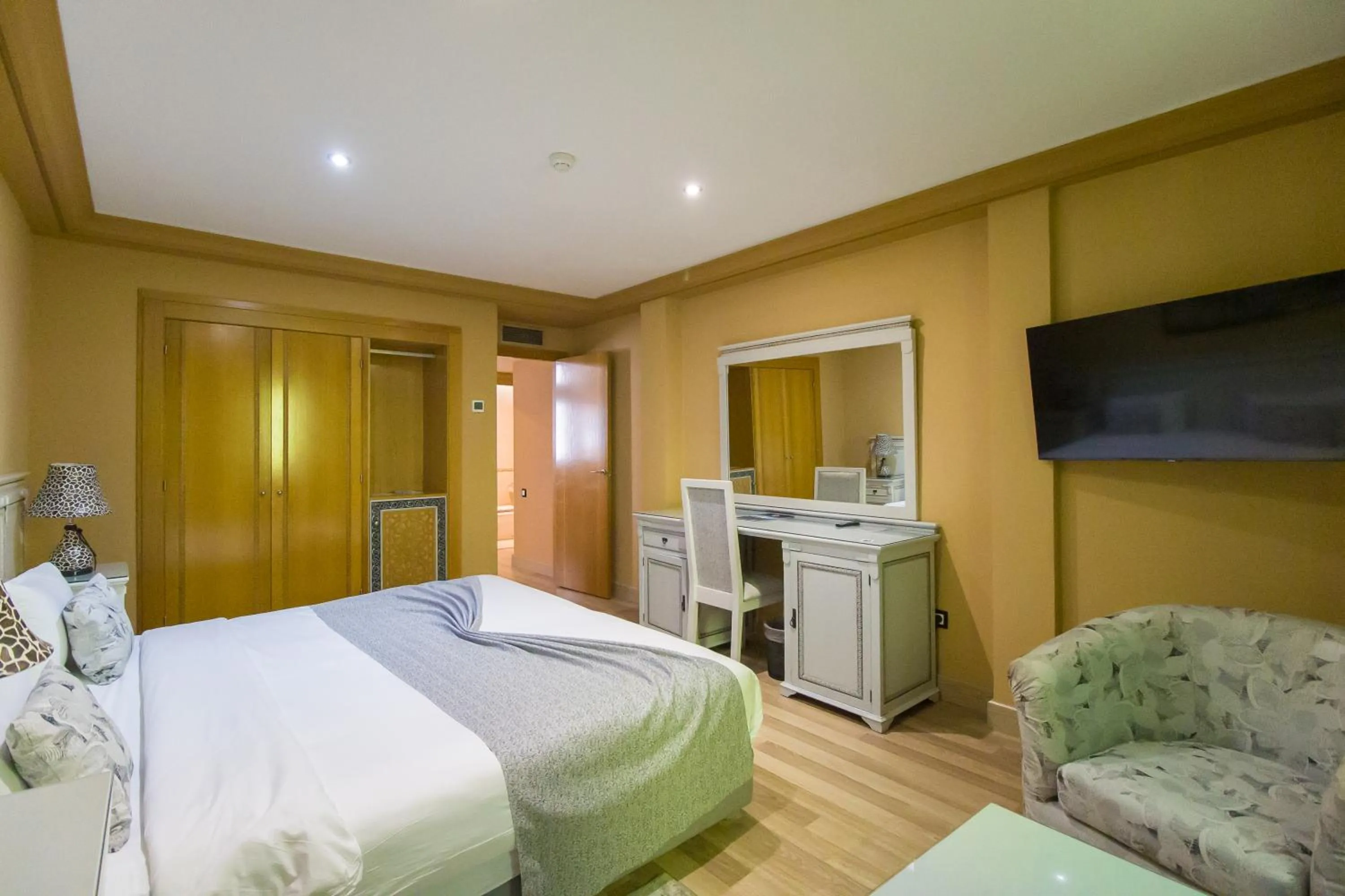 Bedroom, Bed in El Oumnia Puerto & Spa