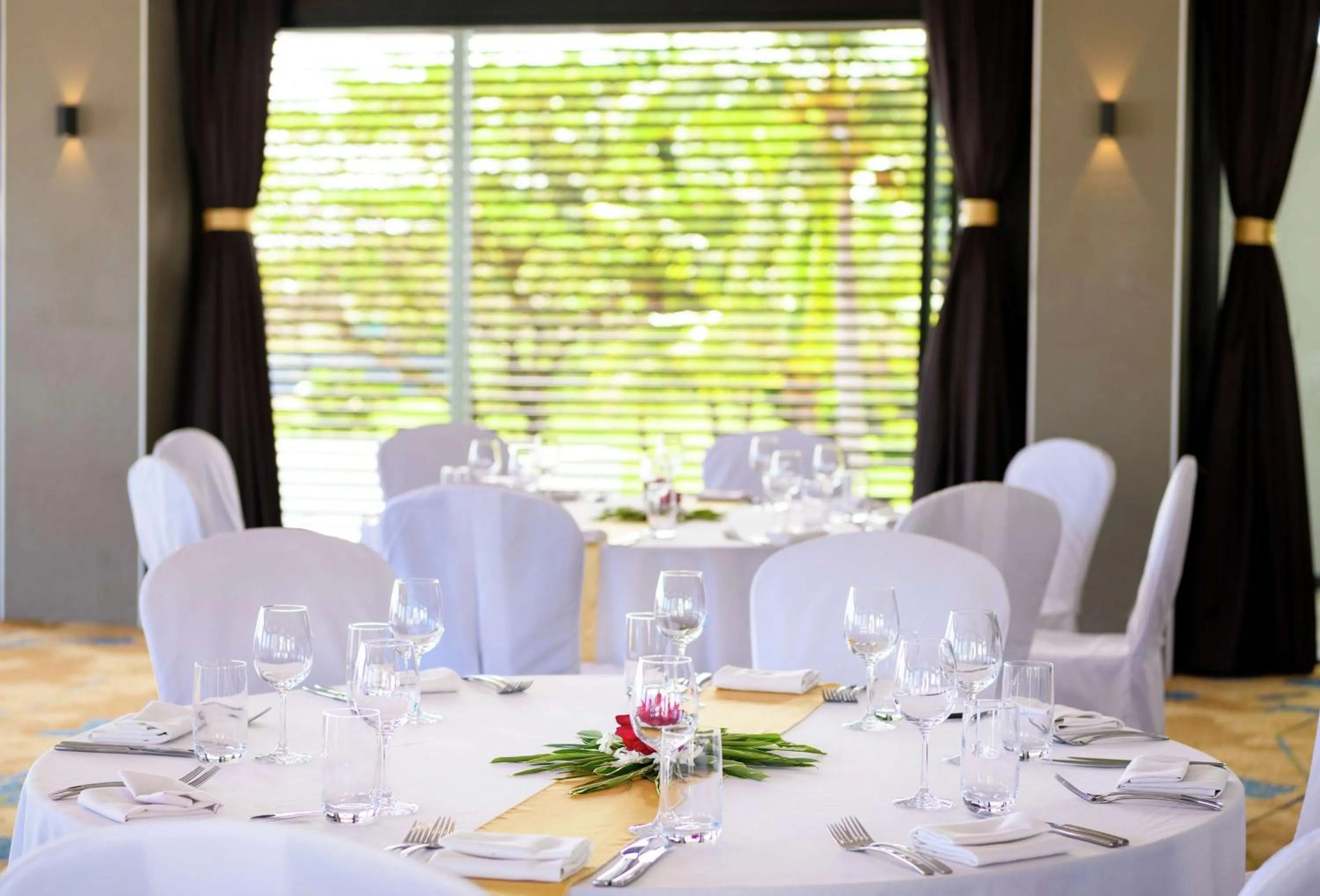 Dining area in Hilton Fiji Beach Resort and Spa