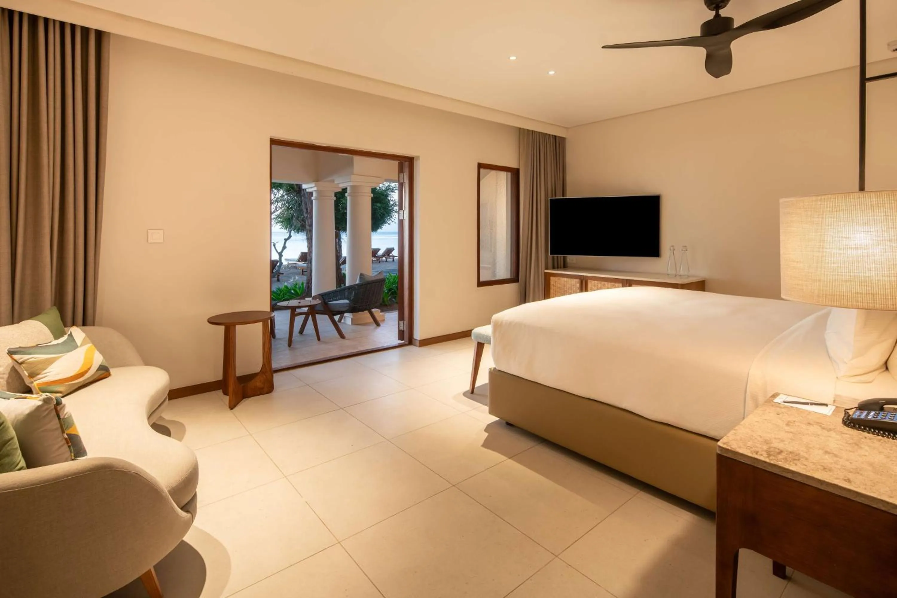 Bed in Hilton Mauritius Resort & Spa
