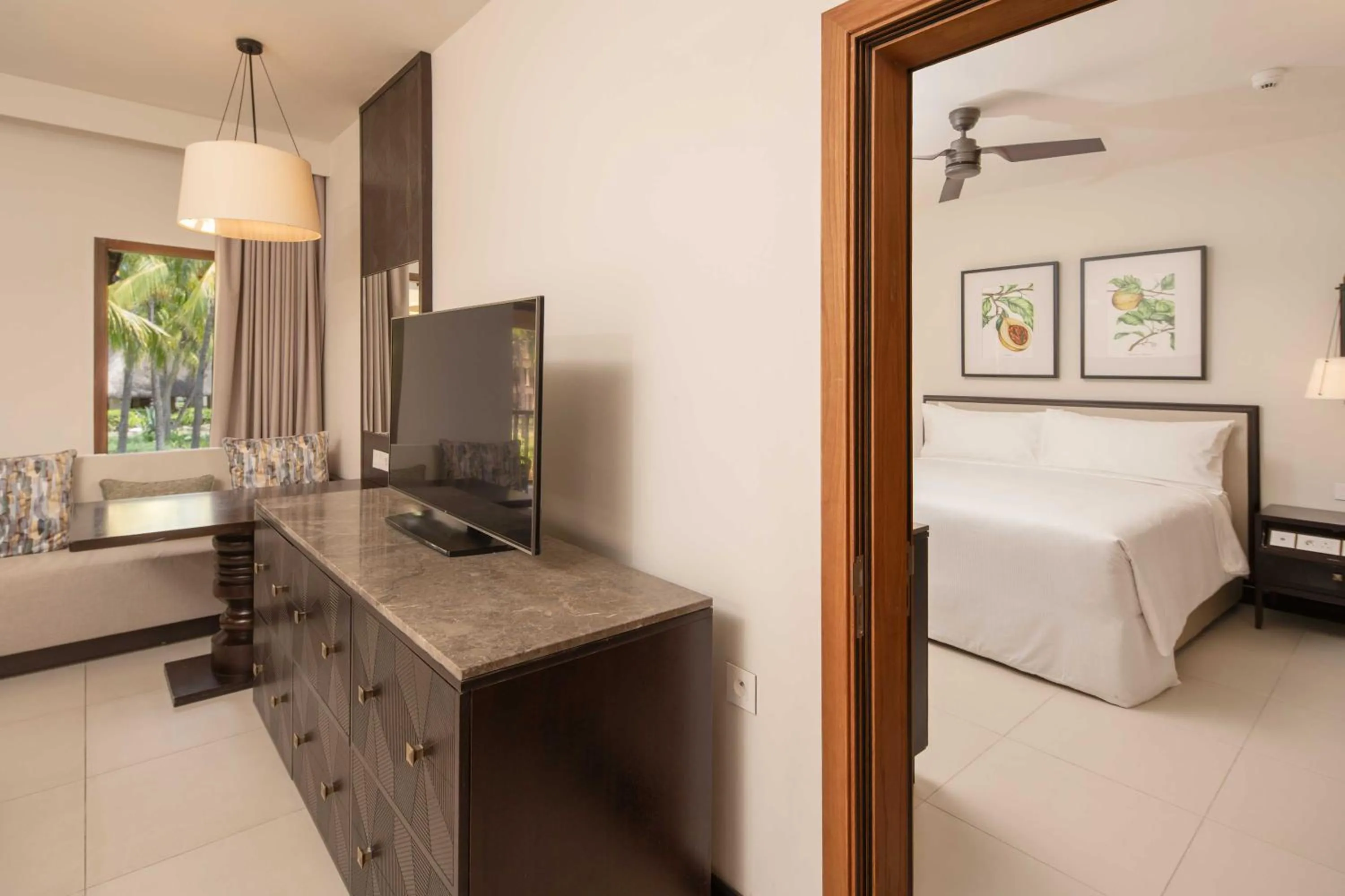 Garden view, Bed in Hilton Mauritius Resort & Spa