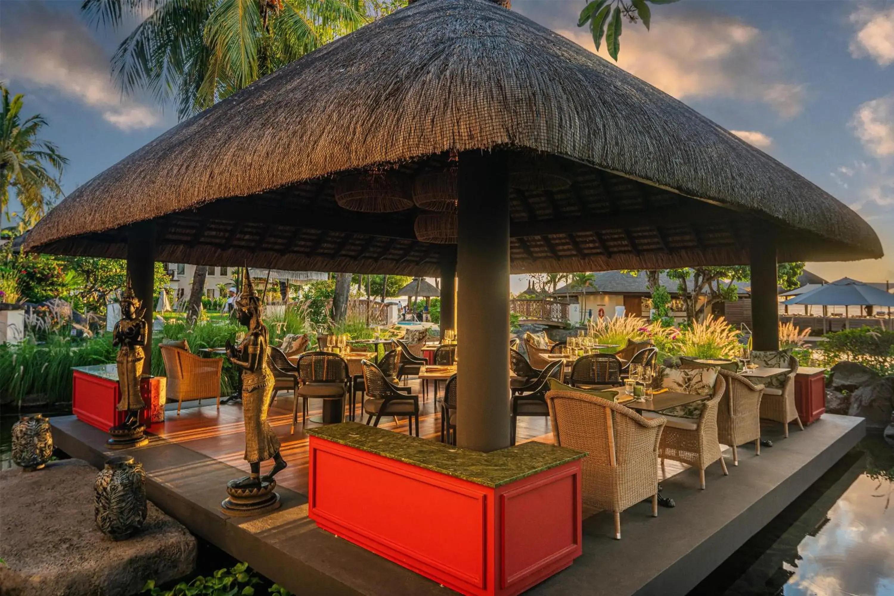 Restaurant/places to eat in Hilton Mauritius Resort & Spa Restaurant/places to eat in Hilton Mauritius Resort & Spa