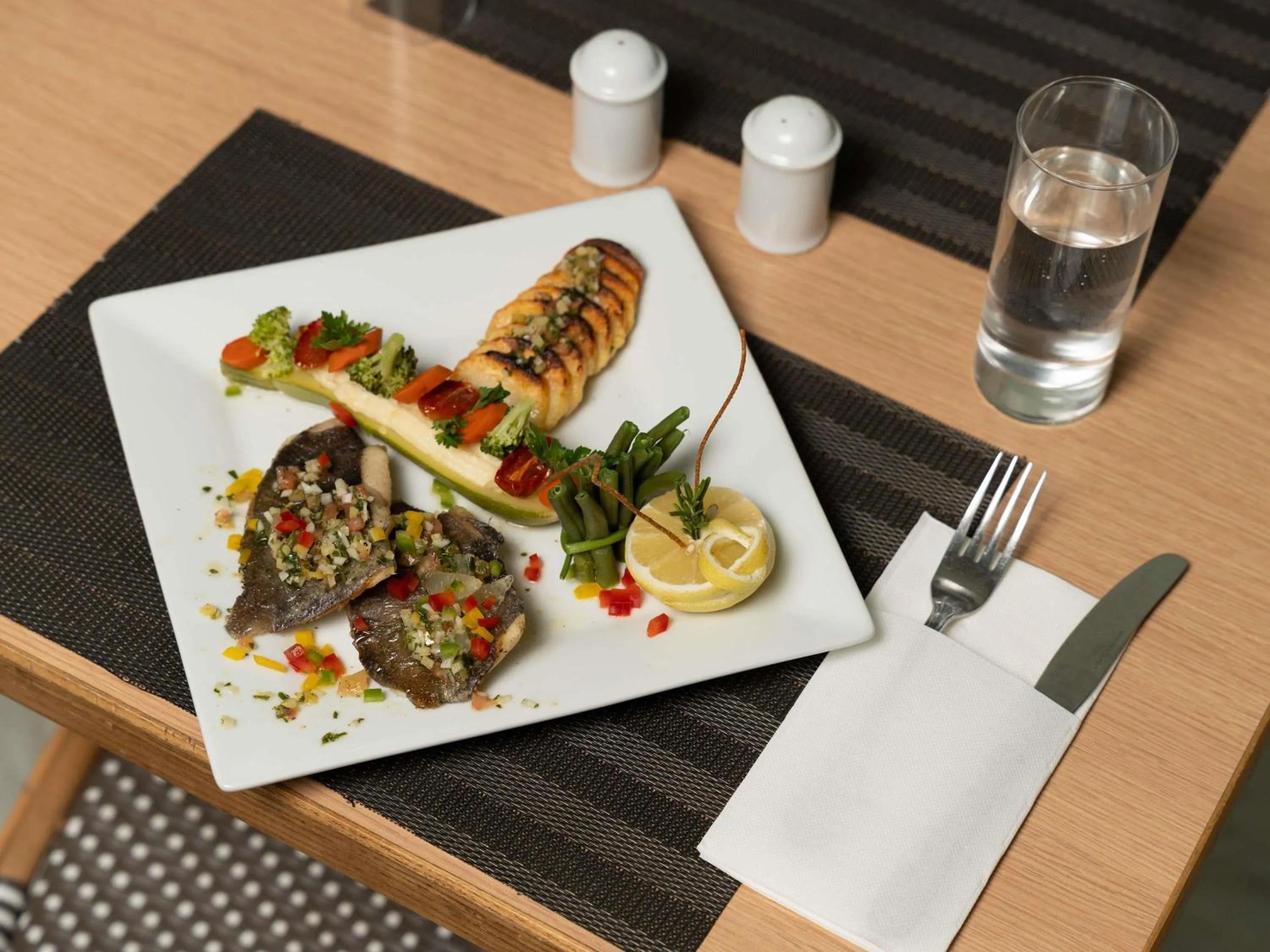 Restaurant/places to eat in Ibis Fes