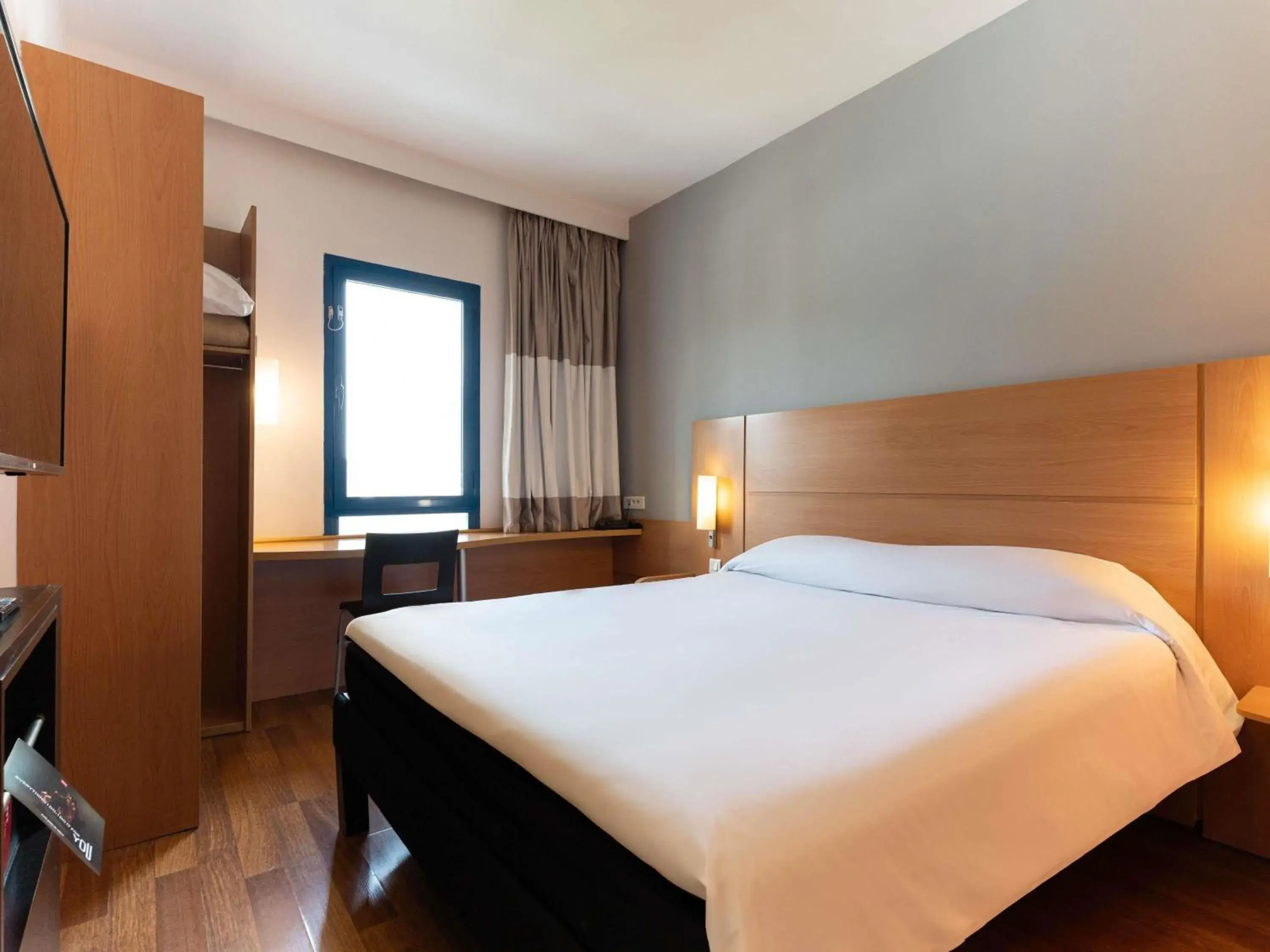 Bedroom, Bed in Ibis Fes Bedroom, Bed in Ibis Fes