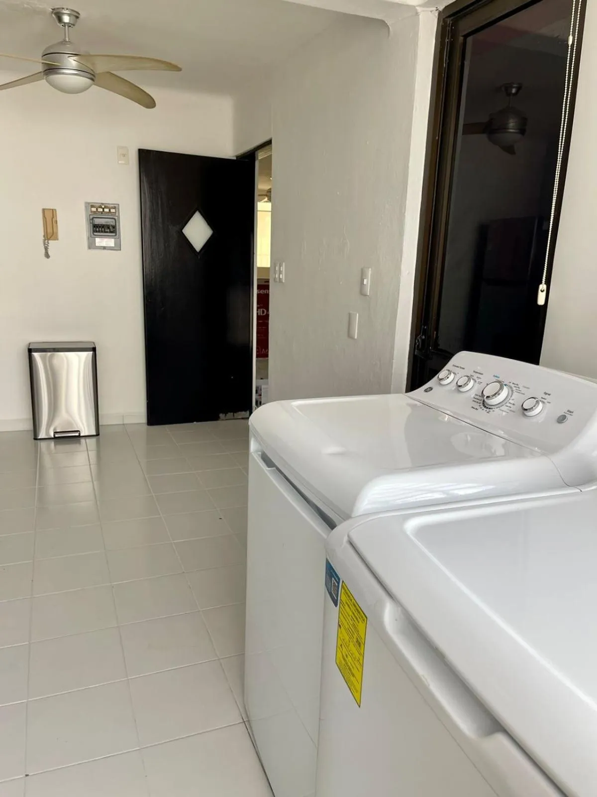 Deco 3 Downtown 3 bed Apartment