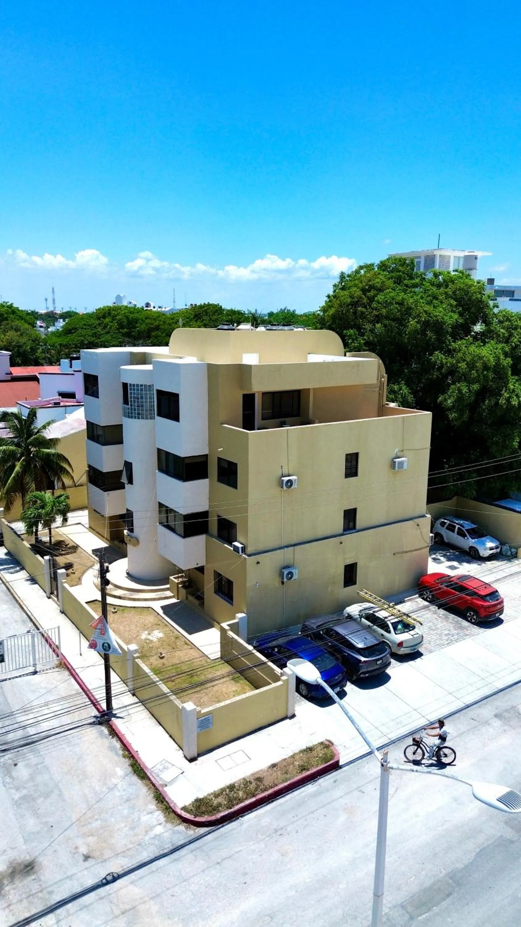 Property building in Deco 3 Downtown 3 bed Apartment