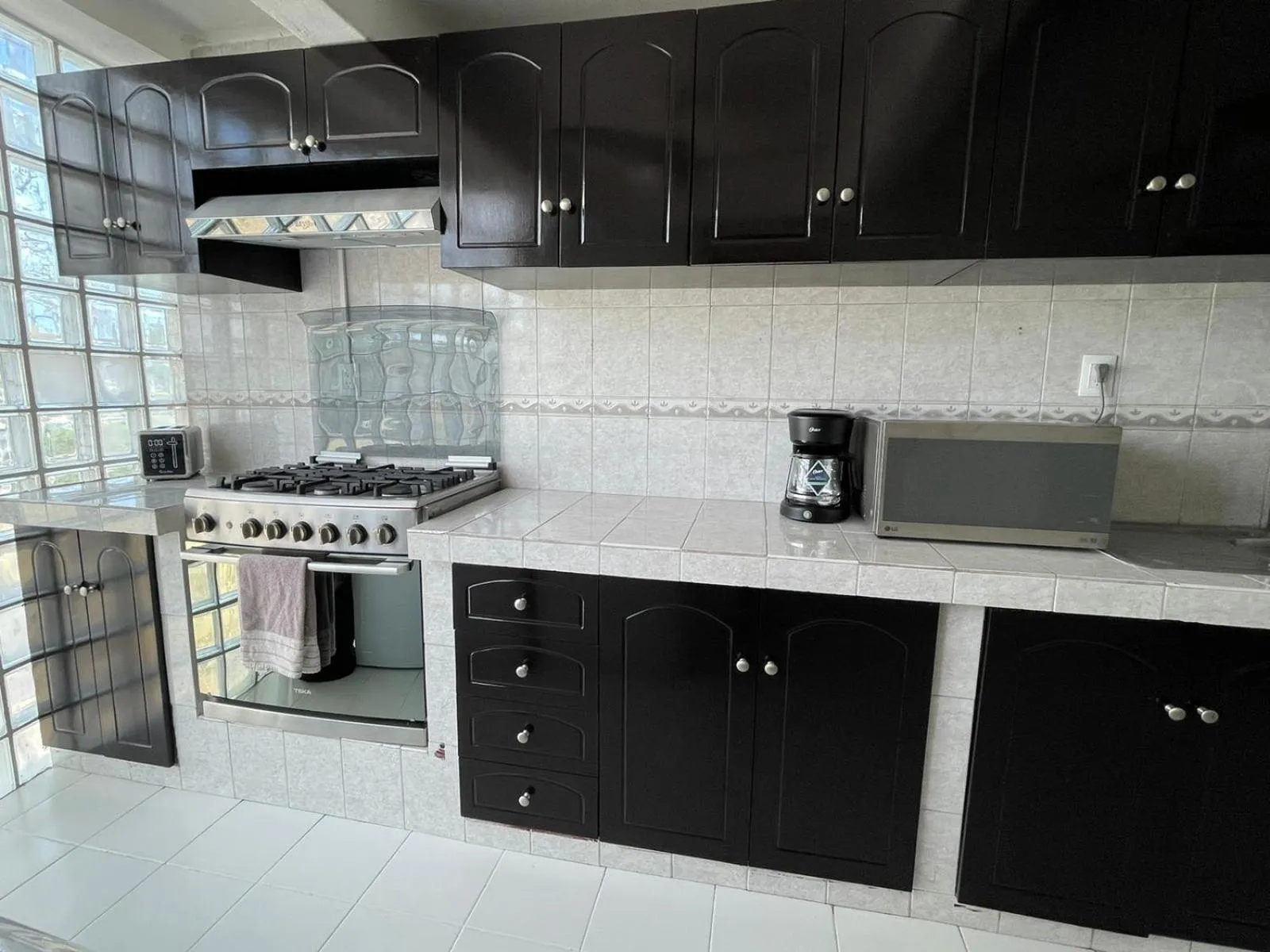 Deco 3 Downtown 3 bed Apartment