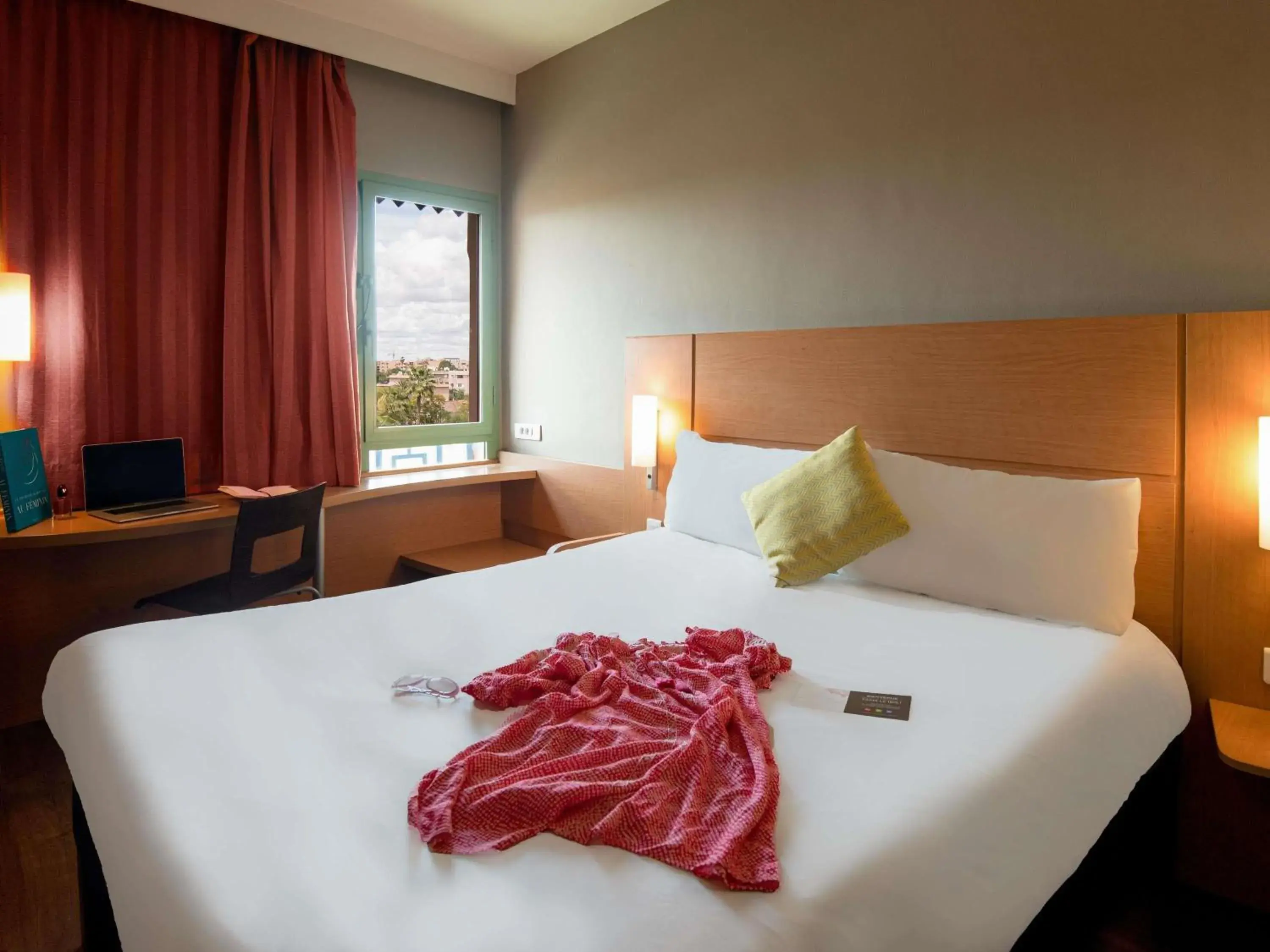 Property building, Bed in Ibis Marrakech Centre Gare Property building, Bed in Ibis Marrakech Centre Gare