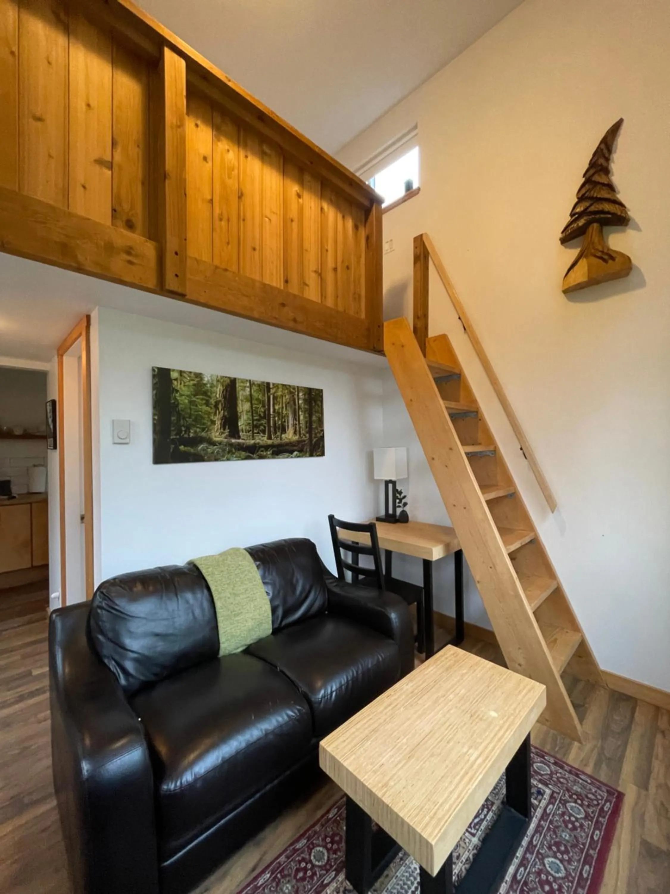 Property building in Brown's Beach Guest Suite