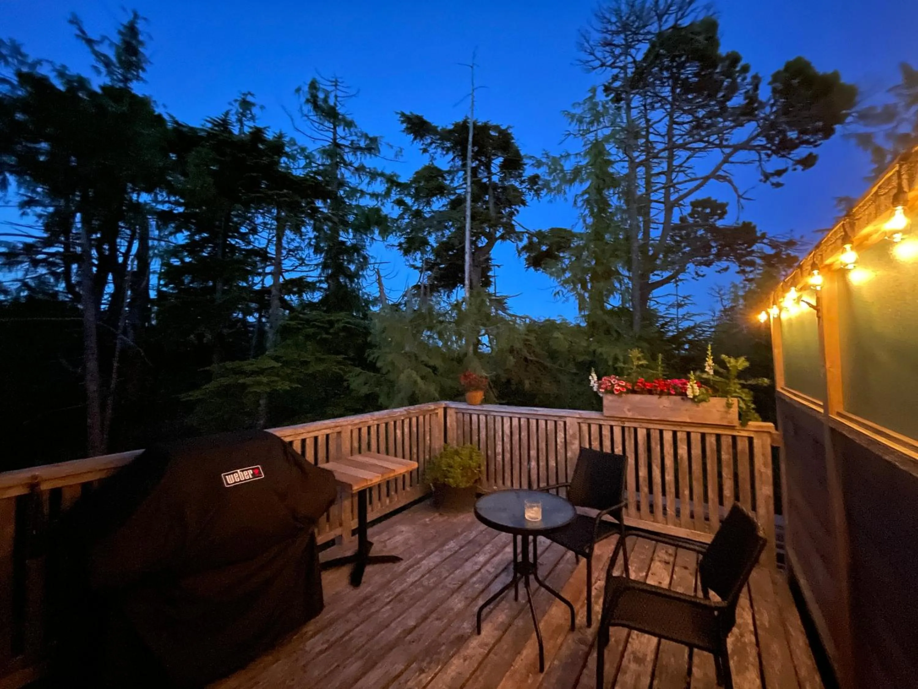 Property building in Brown's Beach Guest Suite