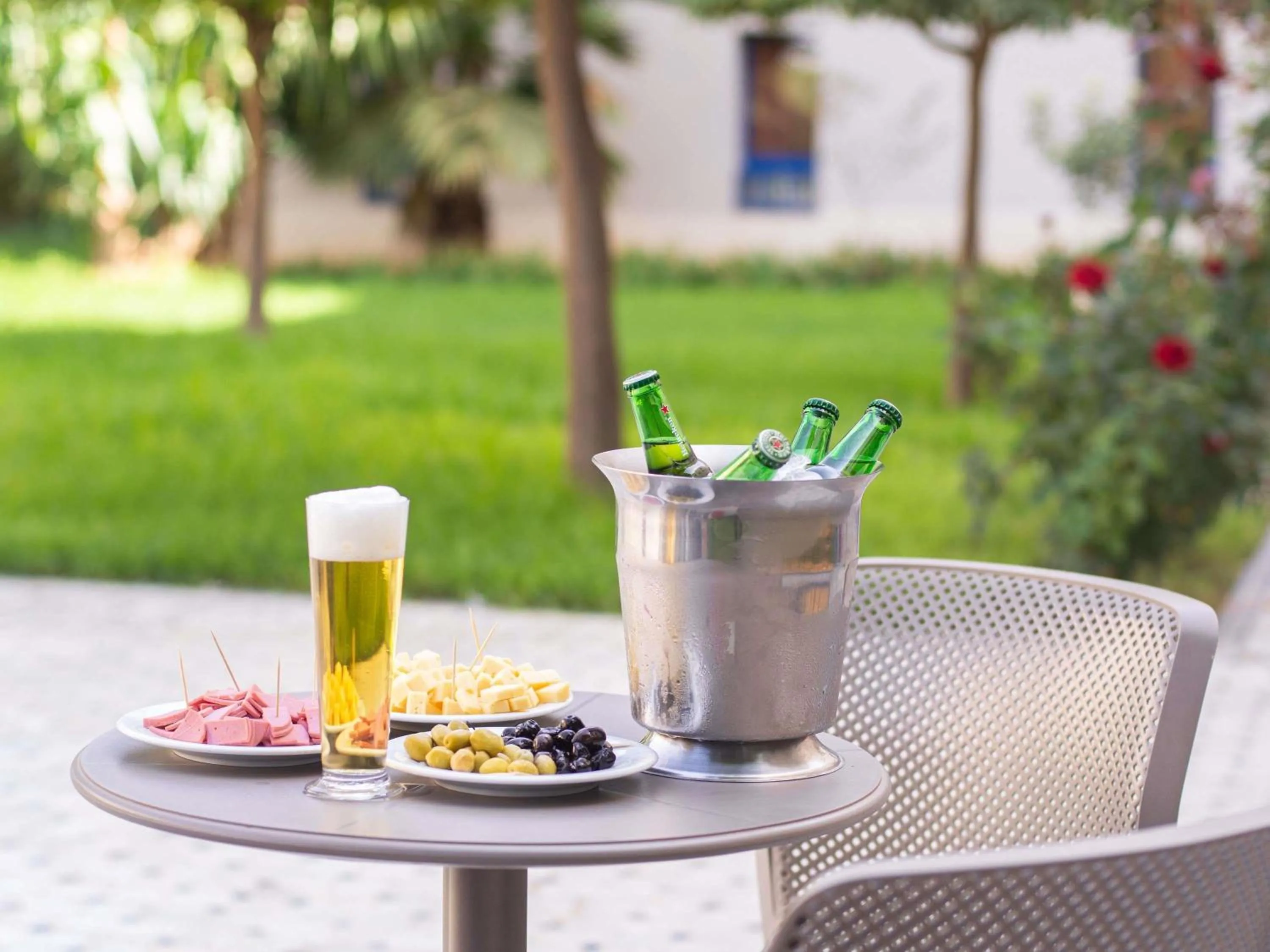 Lounge or bar in Ibis Oujda