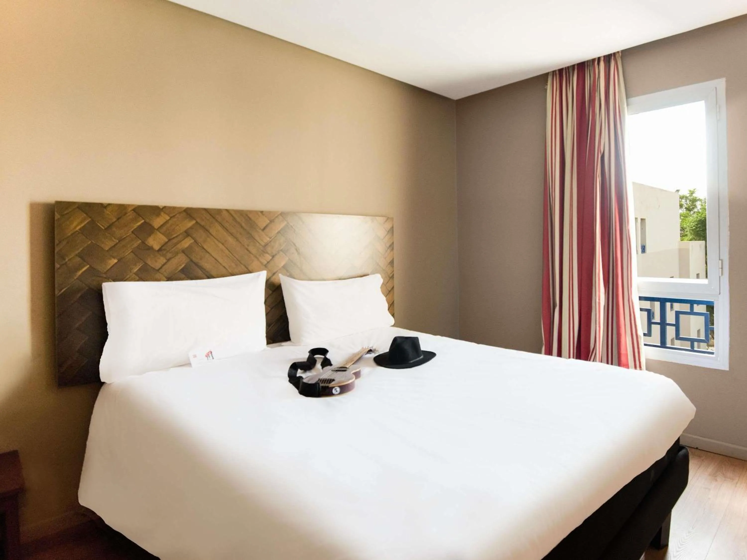 Property building, Bed in Ibis Oujda