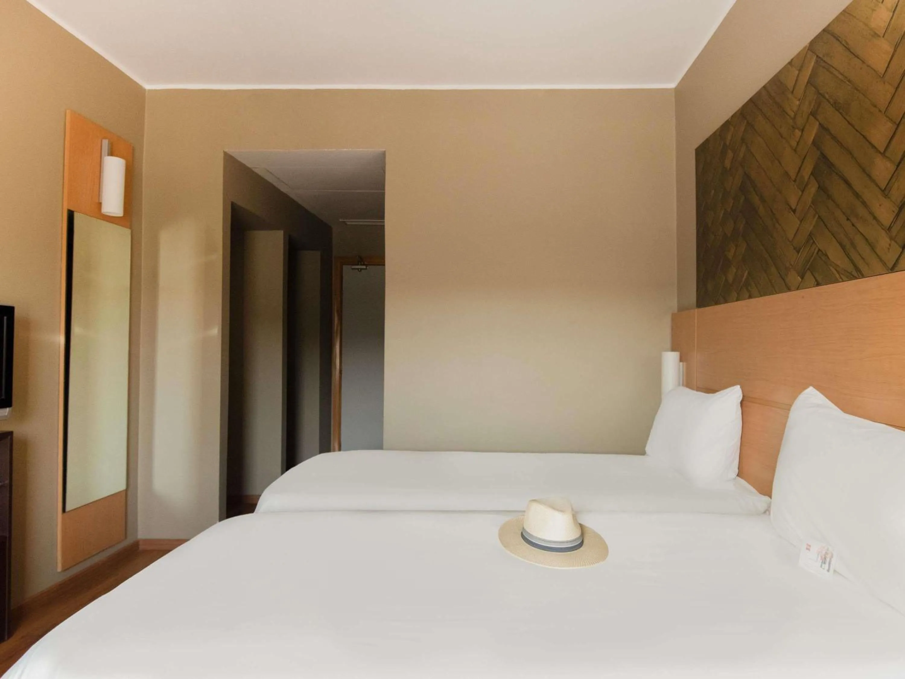 Bedroom, Bed in Ibis Oujda