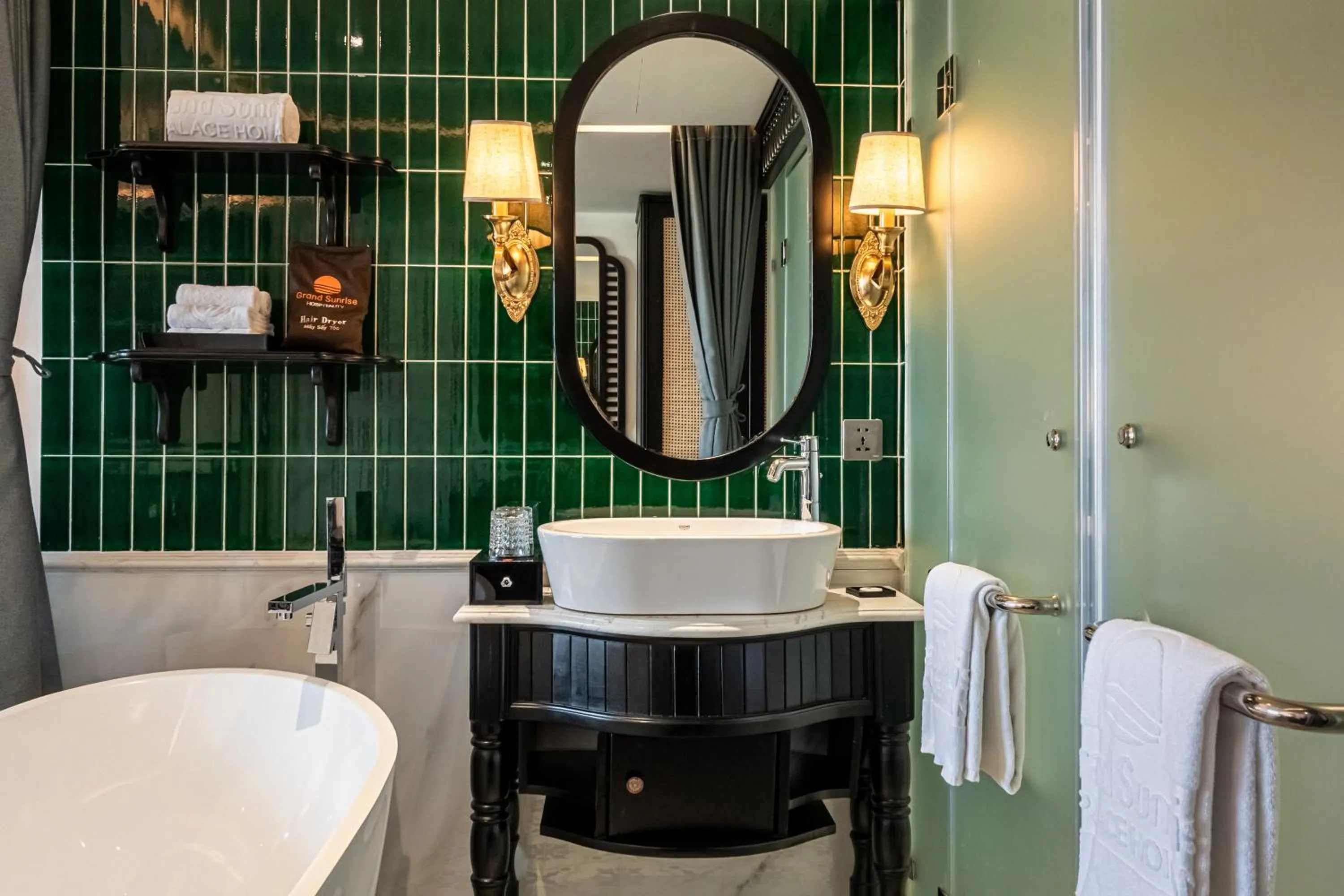 Shower in Grand Sunrise Palace Hoi An- A Luxury Indochine Hotel & Spa