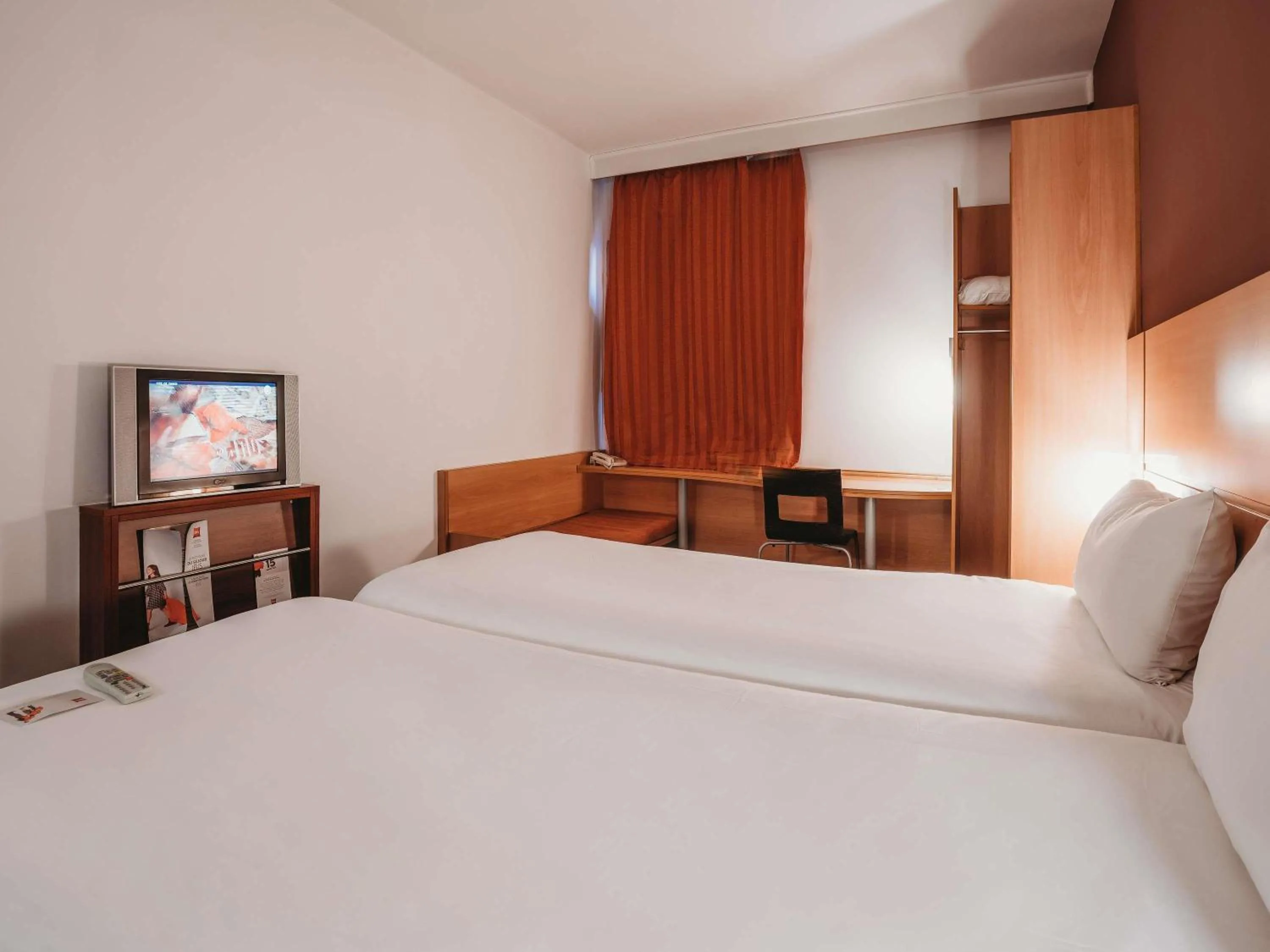 Bedroom, Bed in Ibis Marrakech Palmeraie