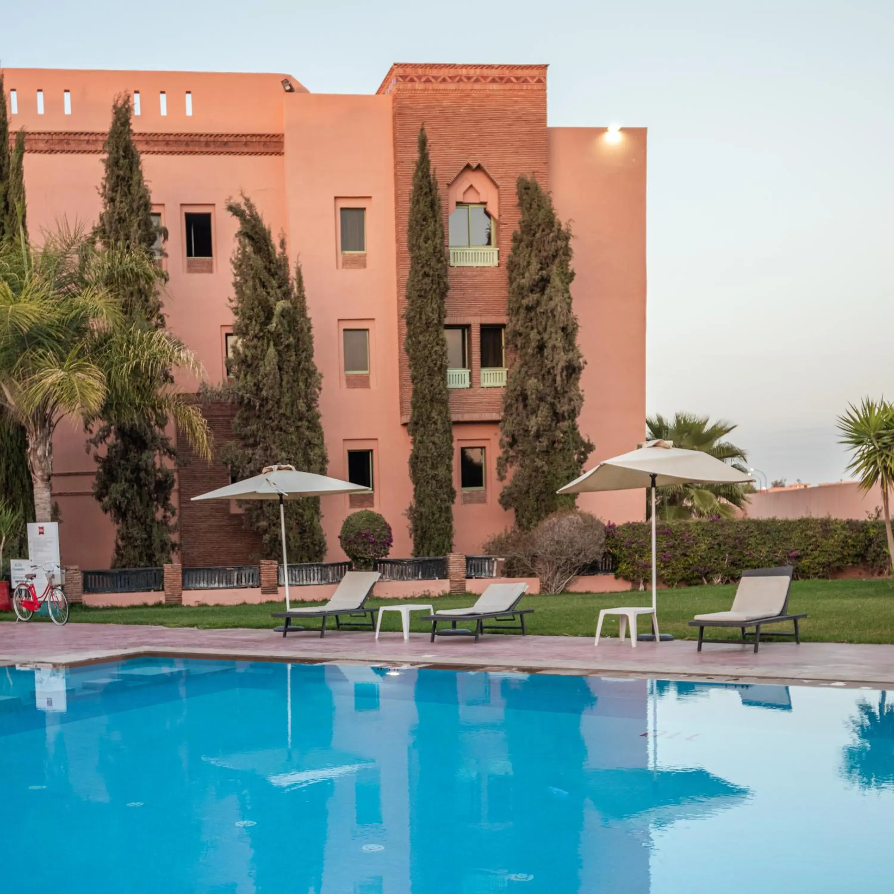 Swimming pool in Ibis Marrakech Palmeraie Swimming pool in Ibis Marrakech Palmeraie