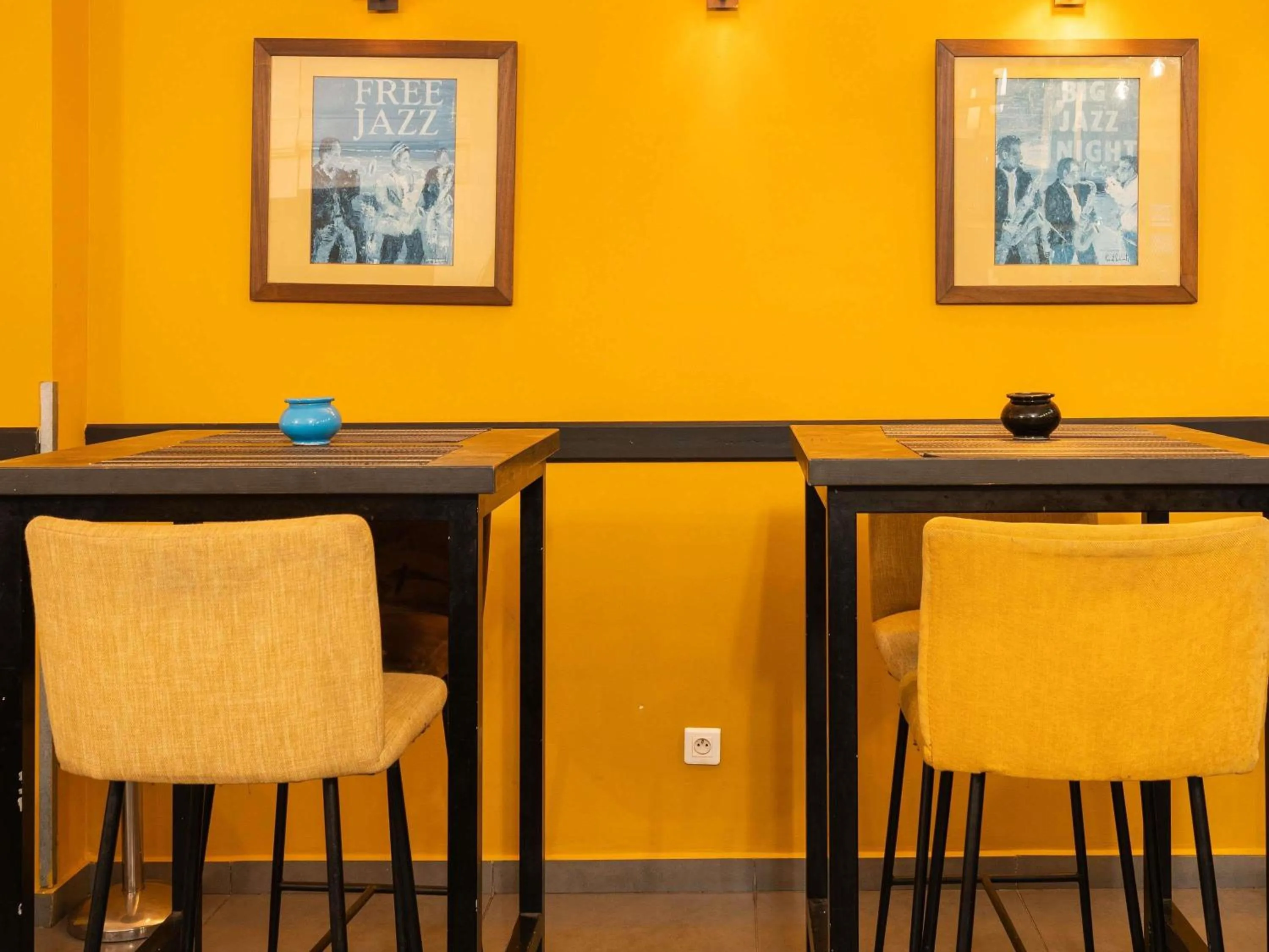 Lounge or bar in Ibis Meknès