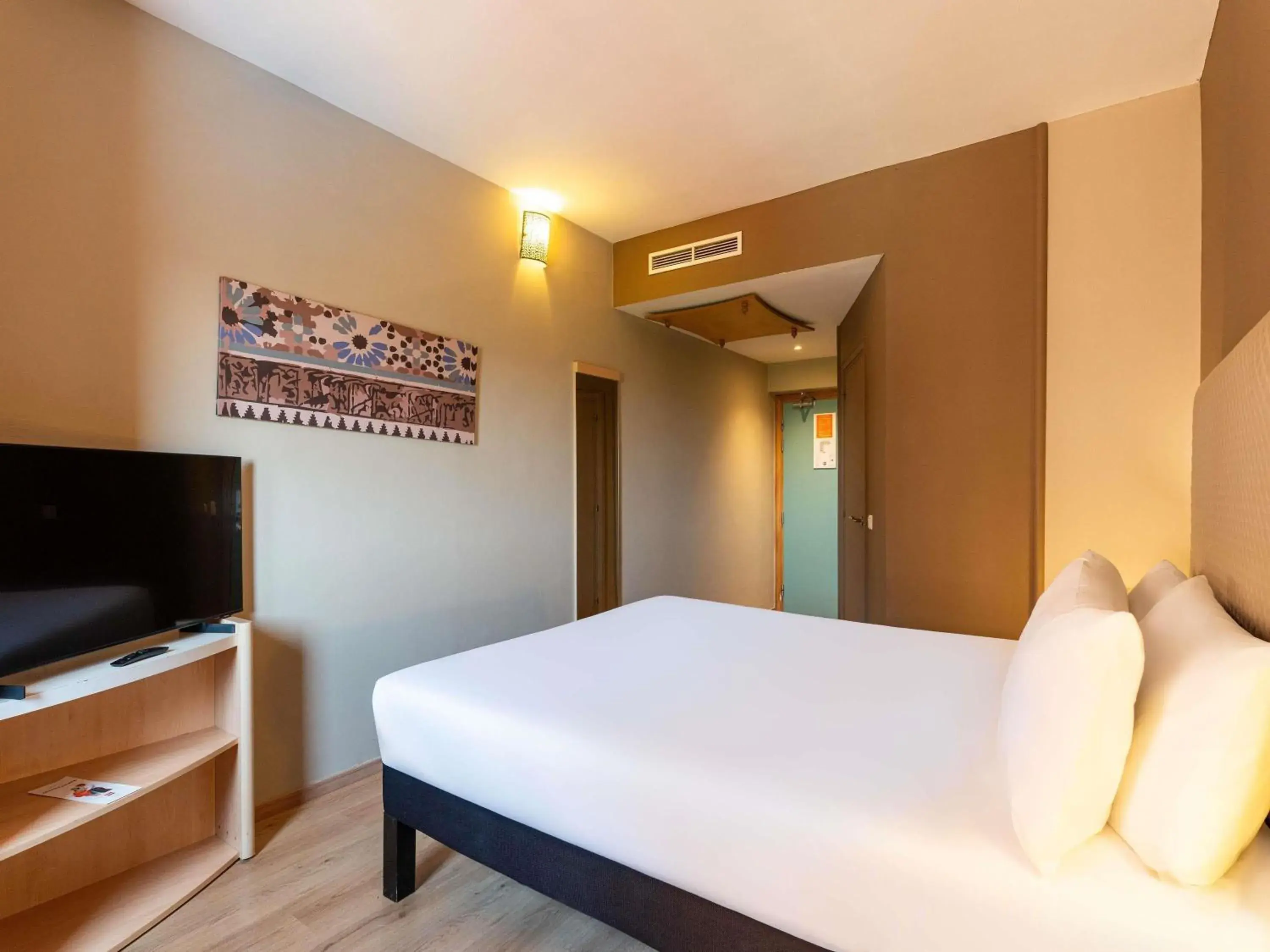 Bedroom, Bed in Ibis Ouarzazate Centre Bedroom, Bed in Ibis Ouarzazate Centre