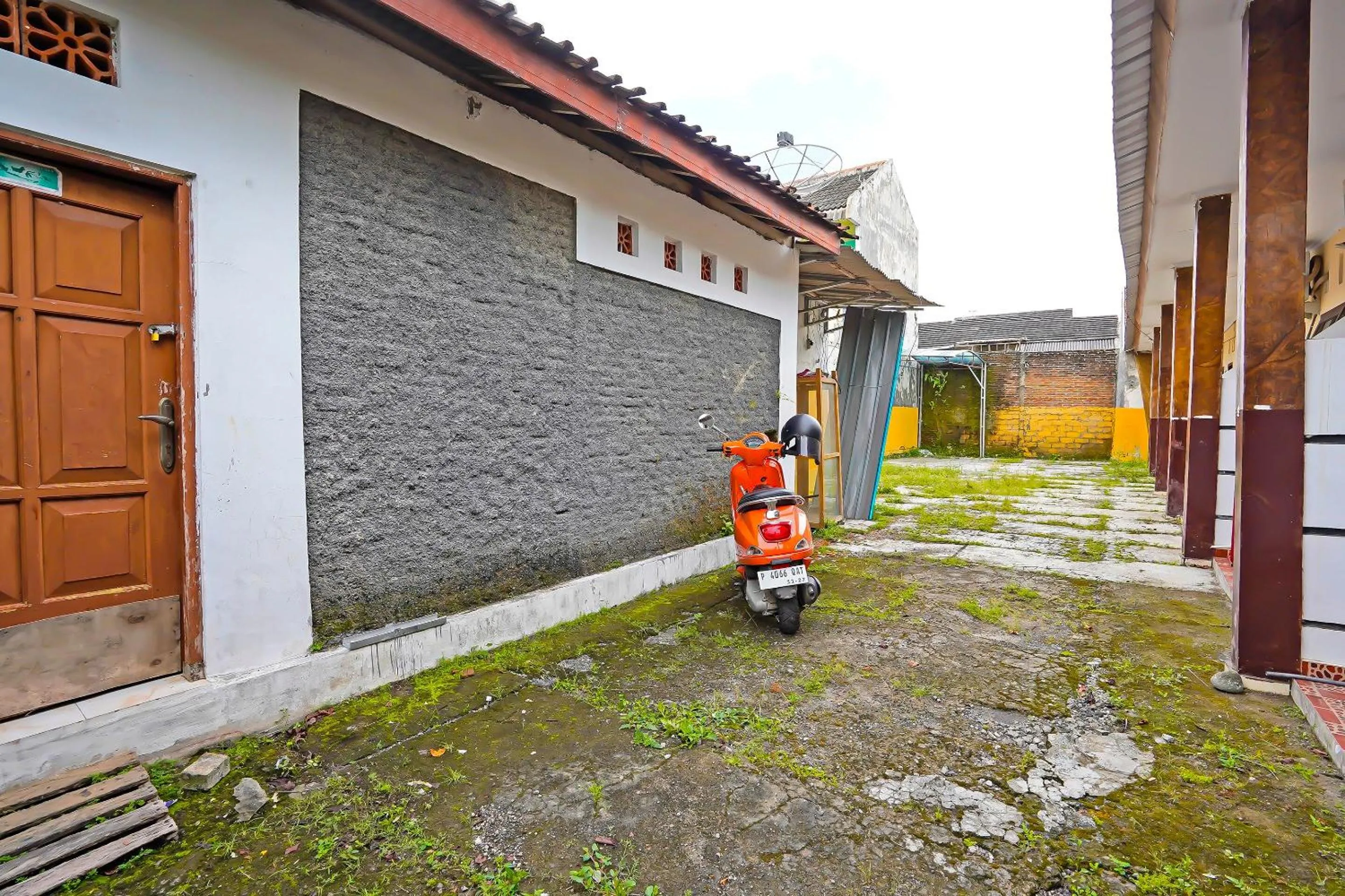 Lobby or reception in SPOT ON 92475 Rc Homestay Syariah