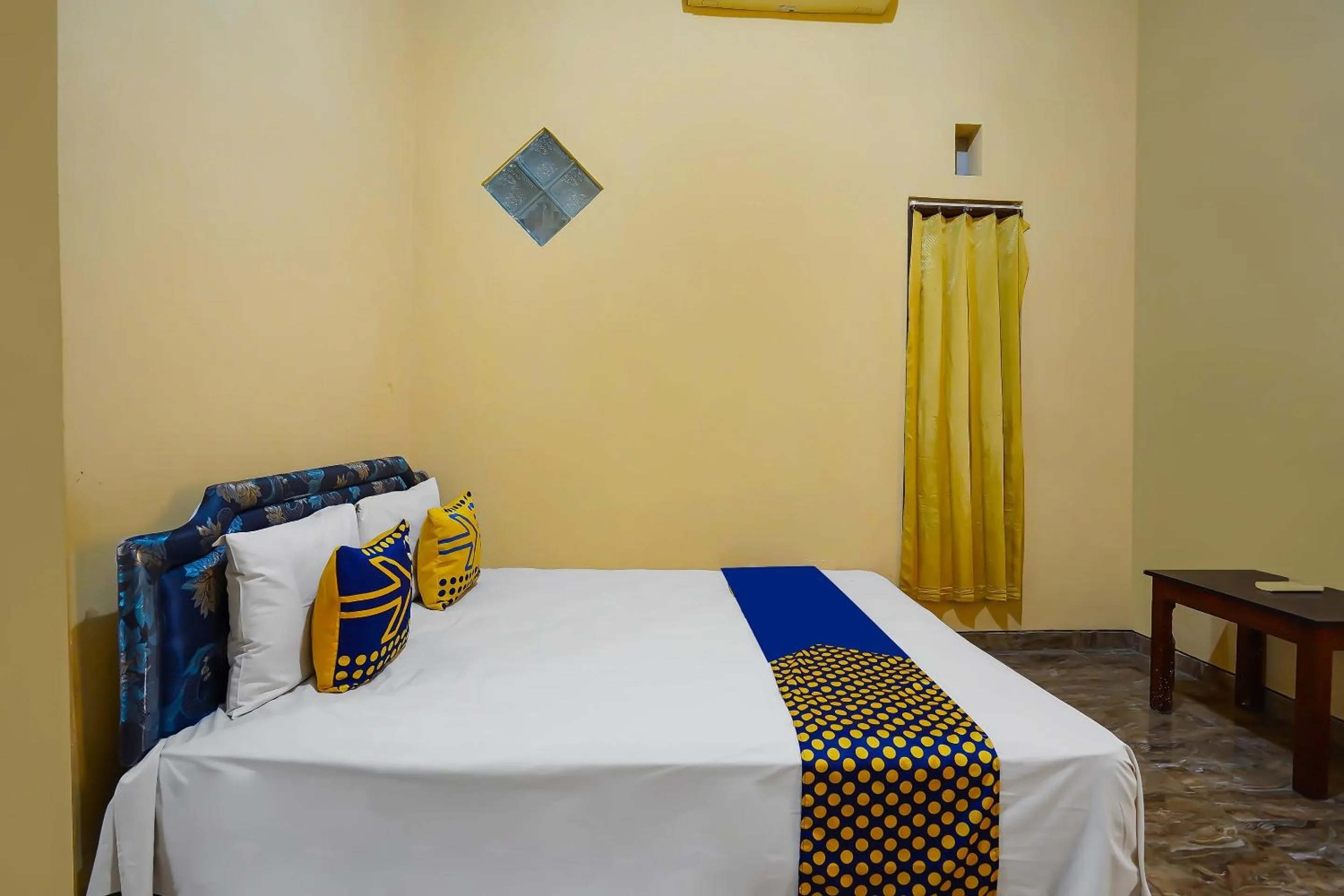 Bedroom, Bed in Hotel O Sobat Ijen Traveller Homestay