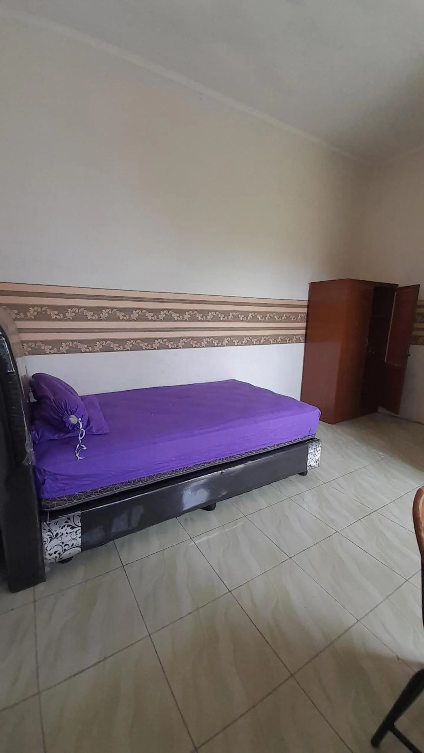 Bedroom, Bed in SPOT ON 92481 Modena Homestay Syariah Near SD Negeri